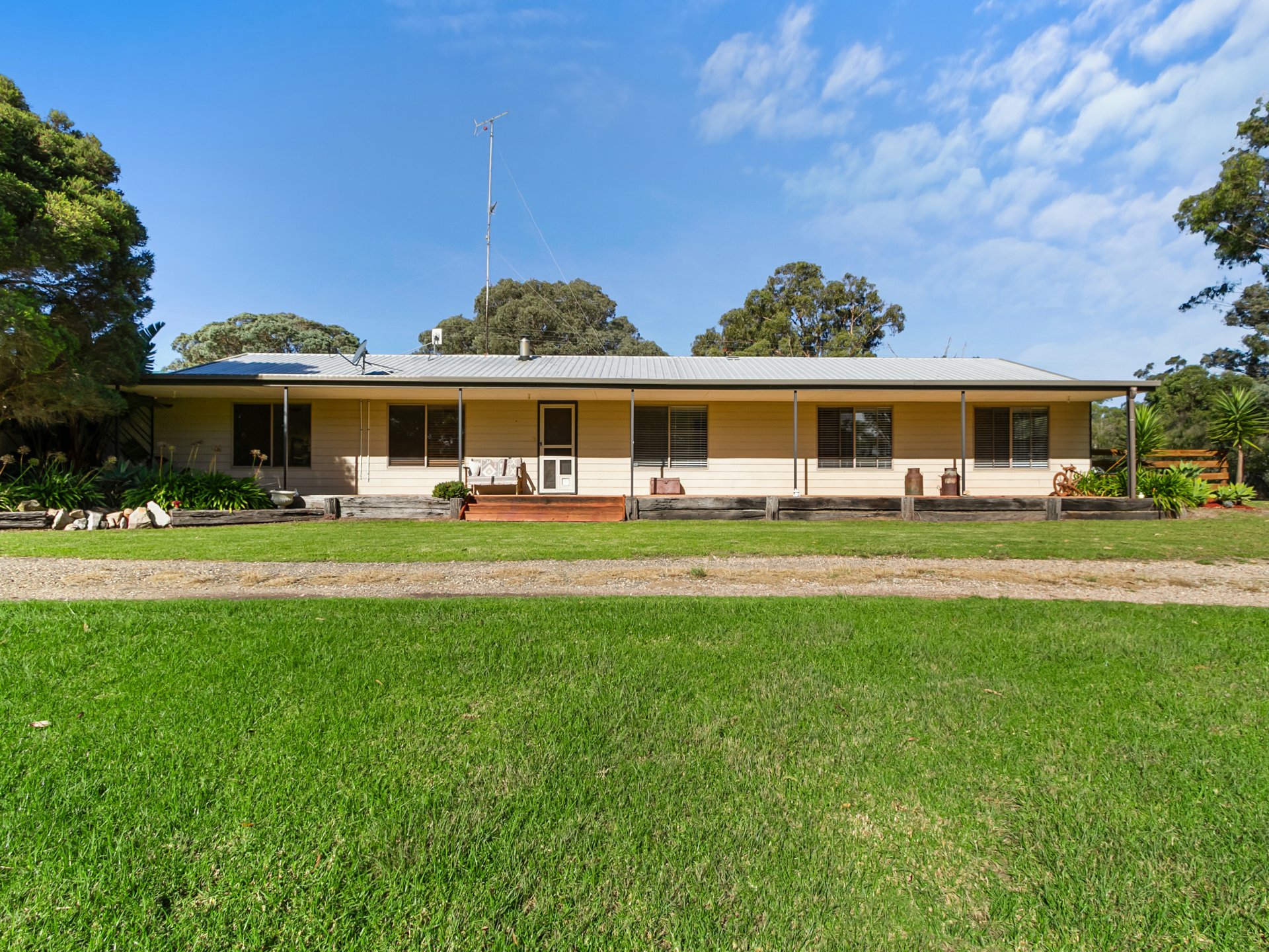 128 & 128A Waddells Road, NICHOLSON