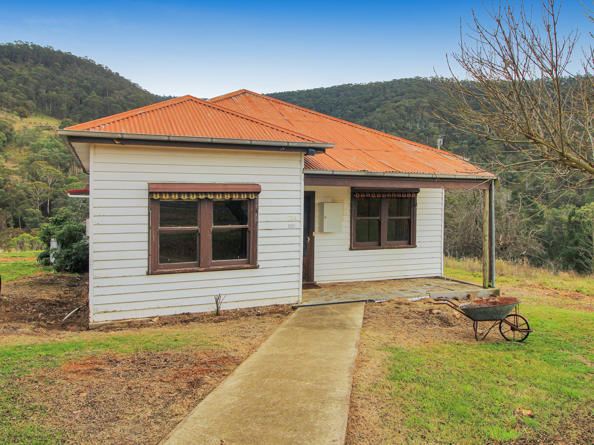 284 Day Avenue — photo from LJ Hooker Bairnsdale