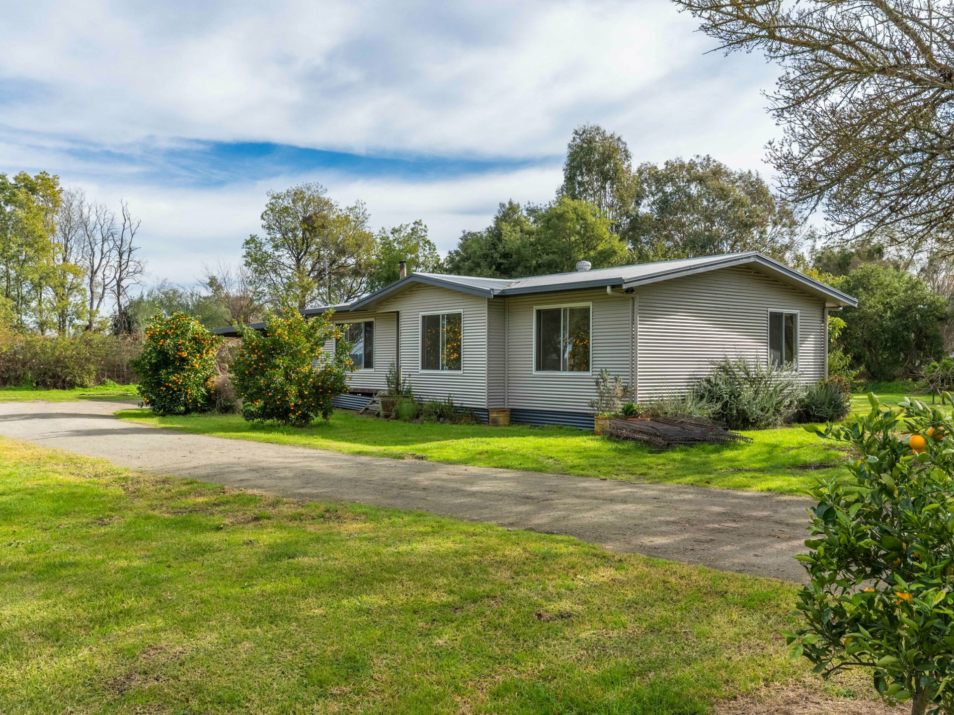23 Murphys Lane — photo 3 of 27