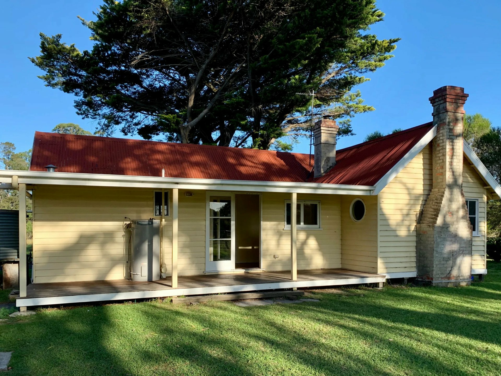 14 Pearce Street — photo from LJ Hooker Bairnsdale