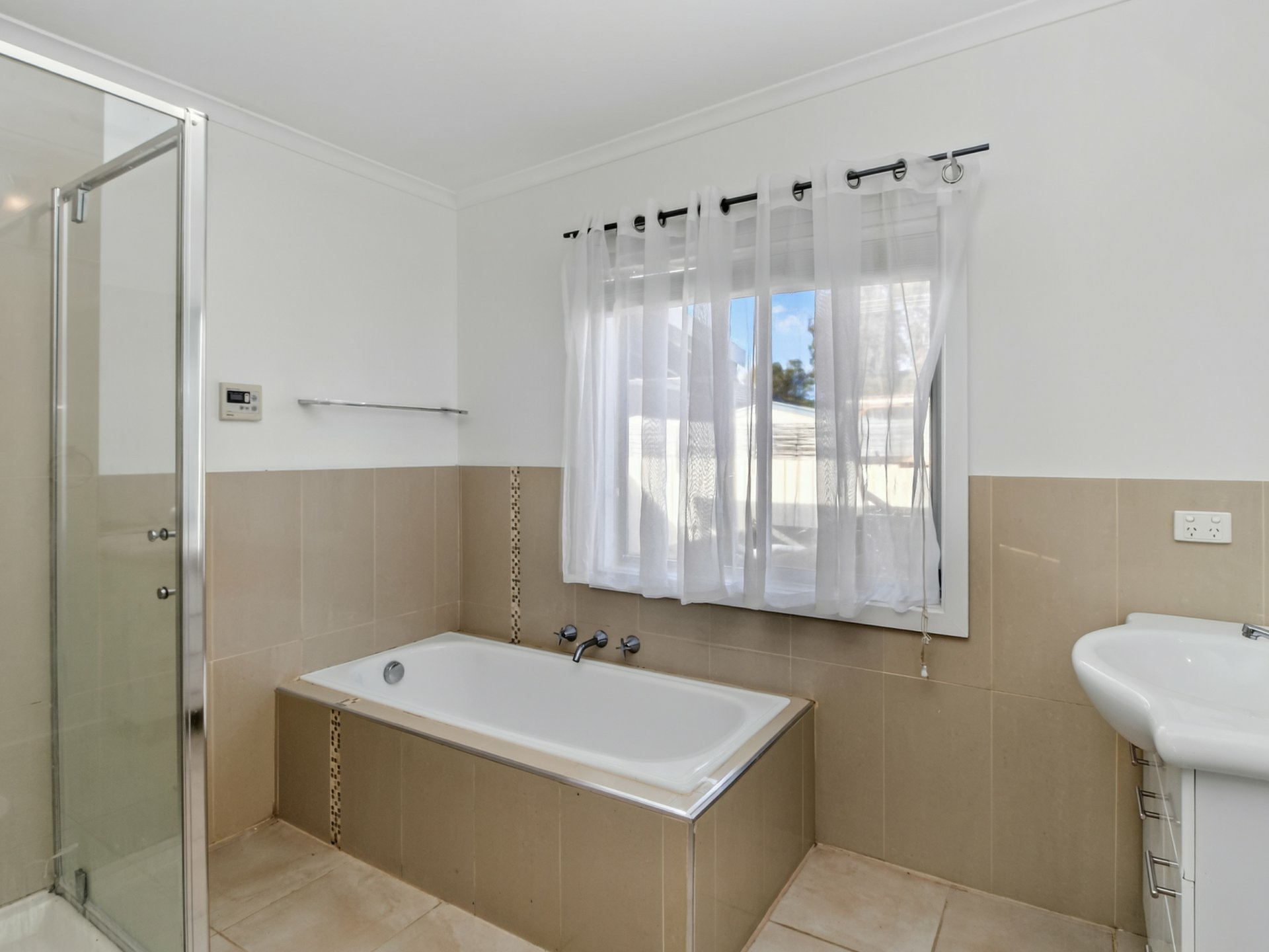 23 Cooma Street — photo 10 of 21