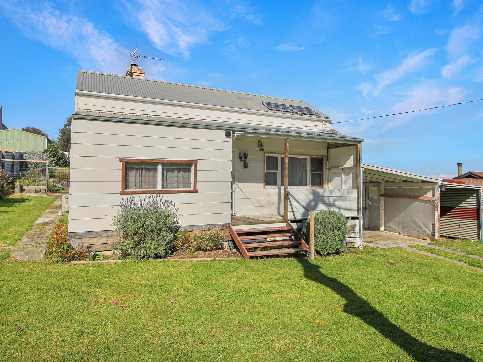 8 King Street — photo from LJ Hooker Bairnsdale