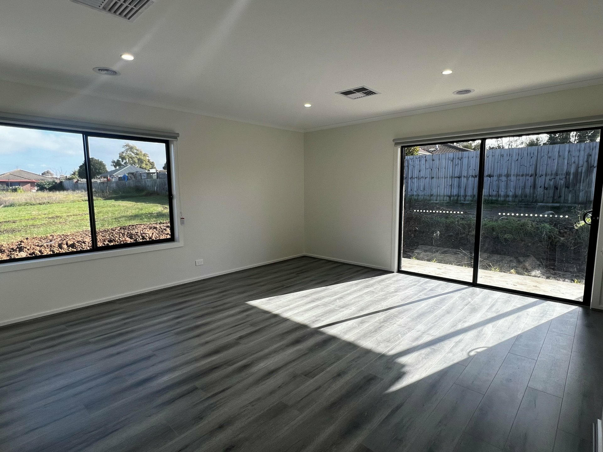 13 Royle Court — photo 2 of 7