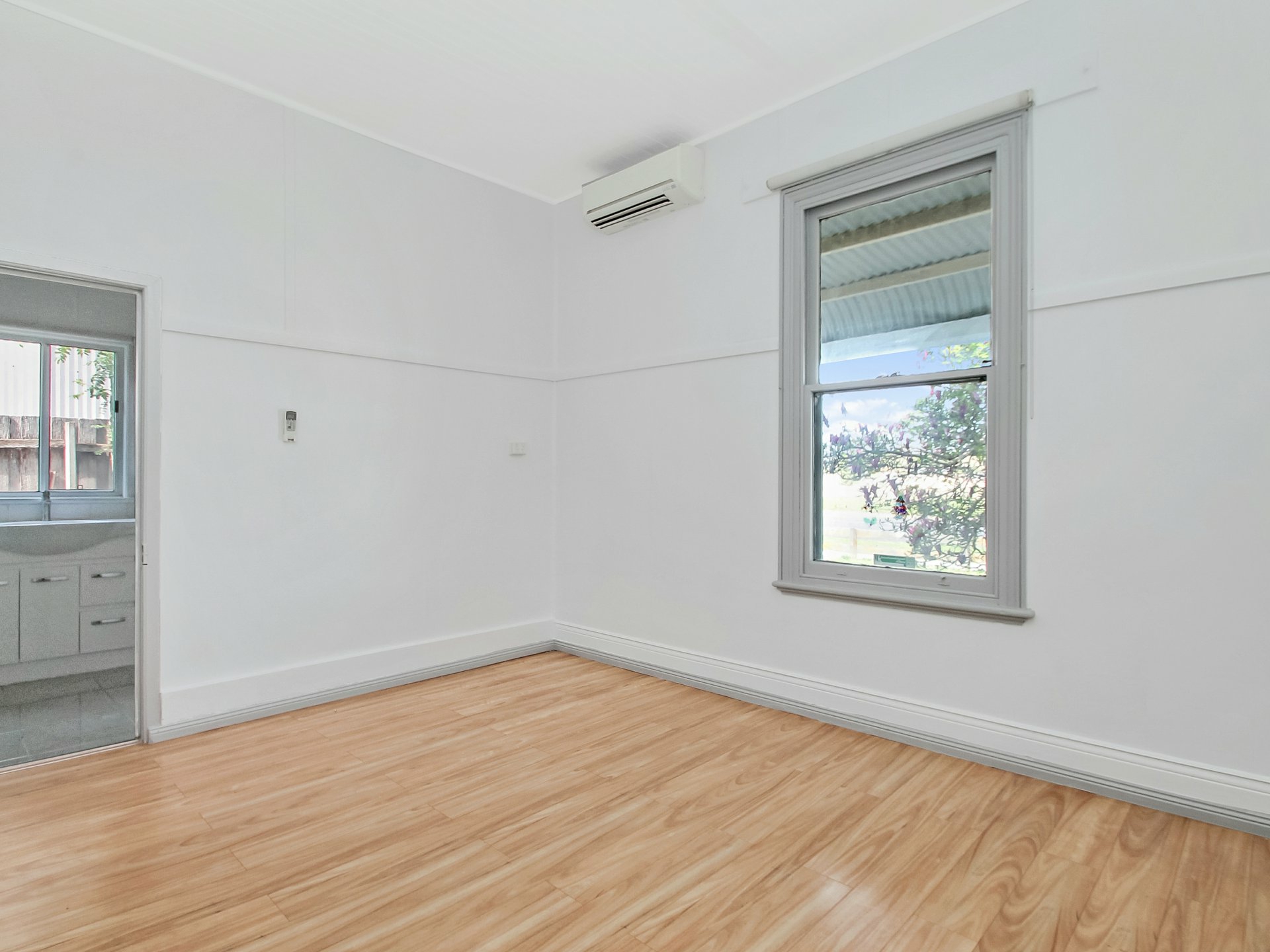 202 Macleod Street — photo 8 of 19