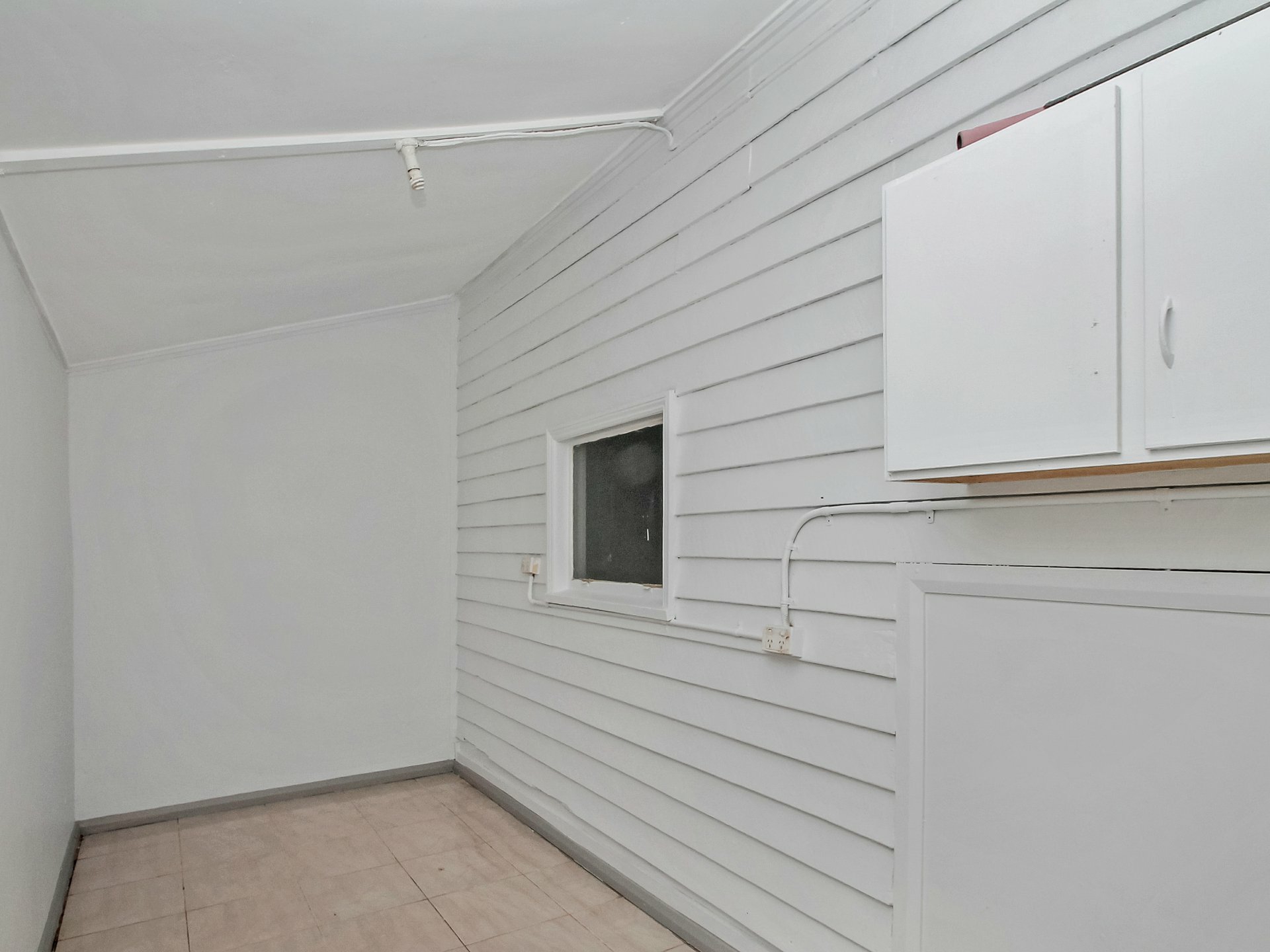 202 Macleod Street — photo 12 of 19