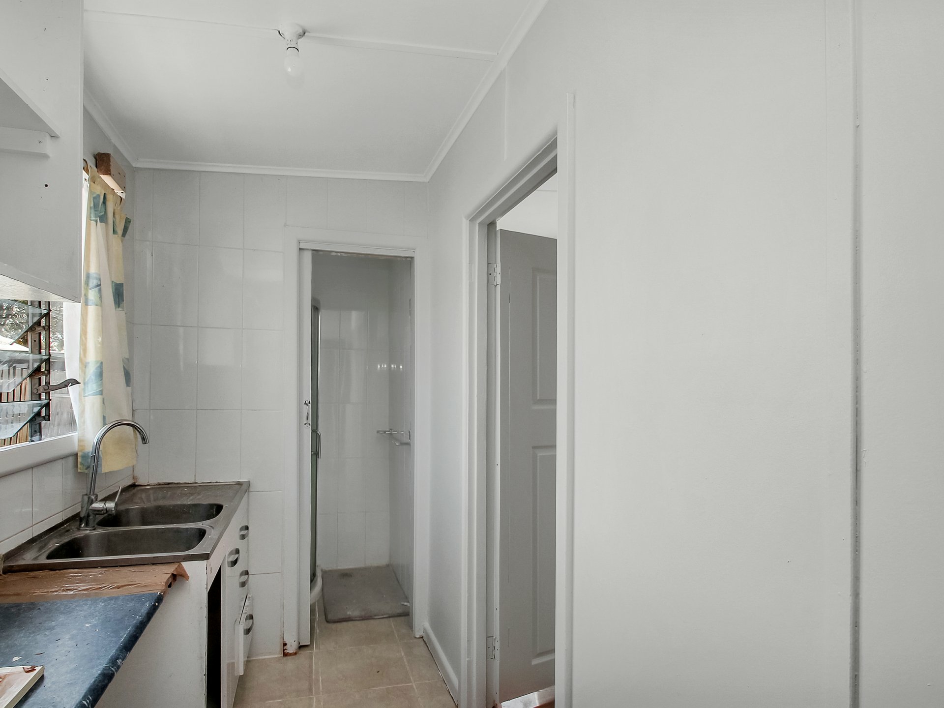 202 Macleod Street — photo 14 of 19