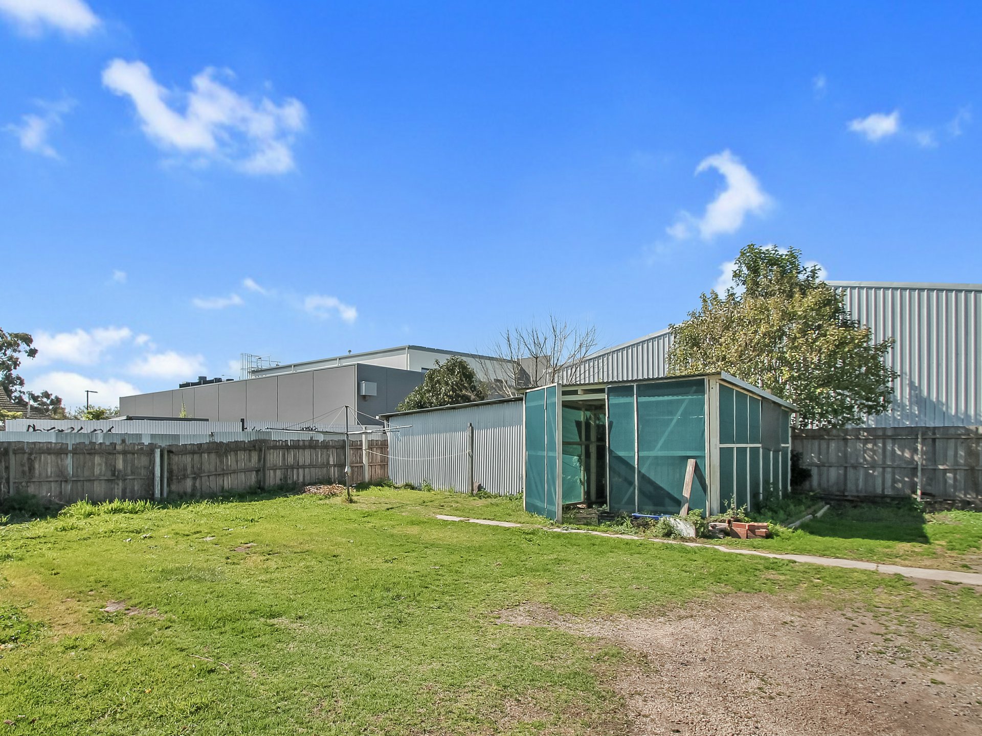 202 Macleod Street — photo 17 of 19
