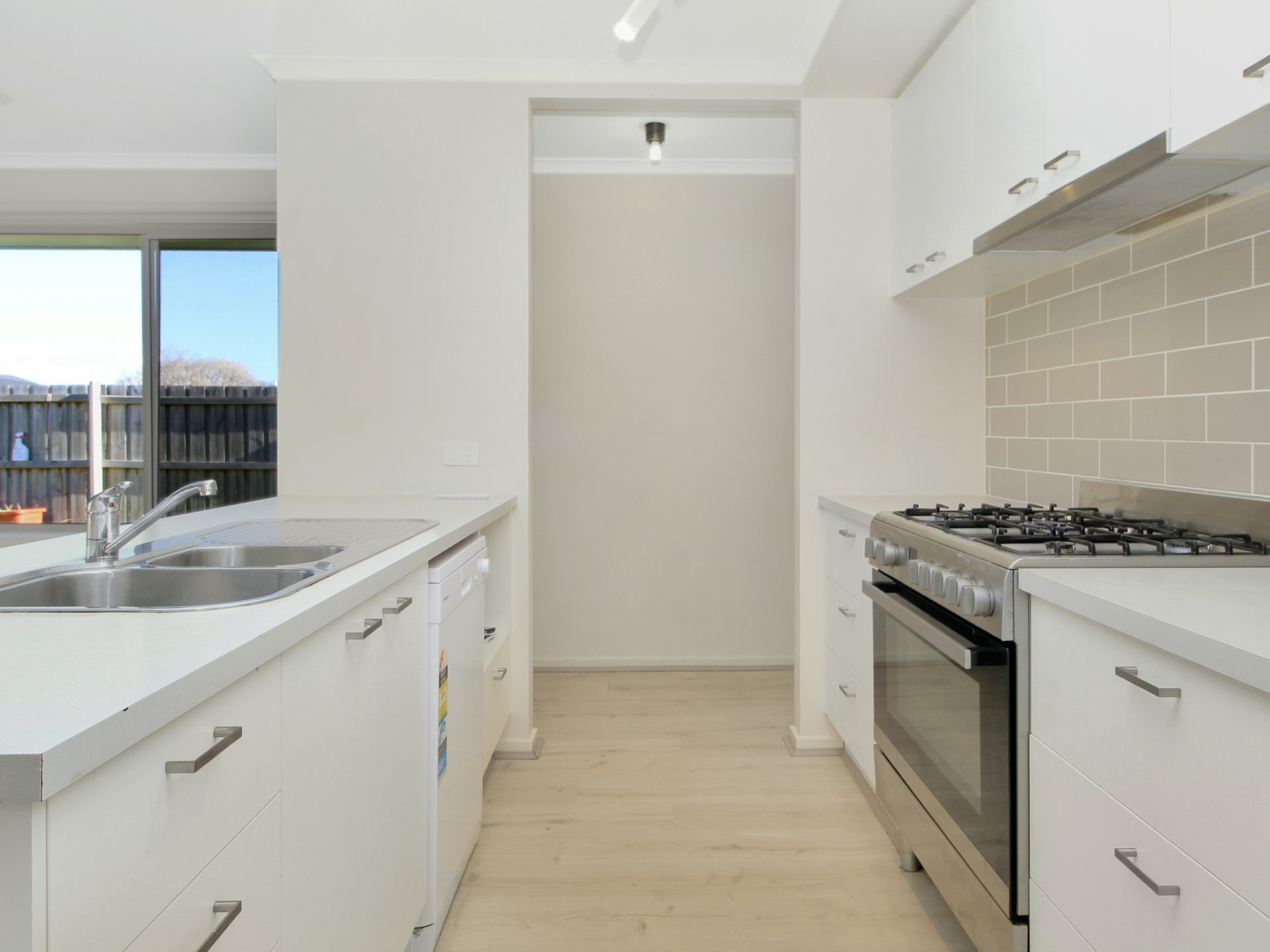 36 Lucknow Street — photo 4 of 5