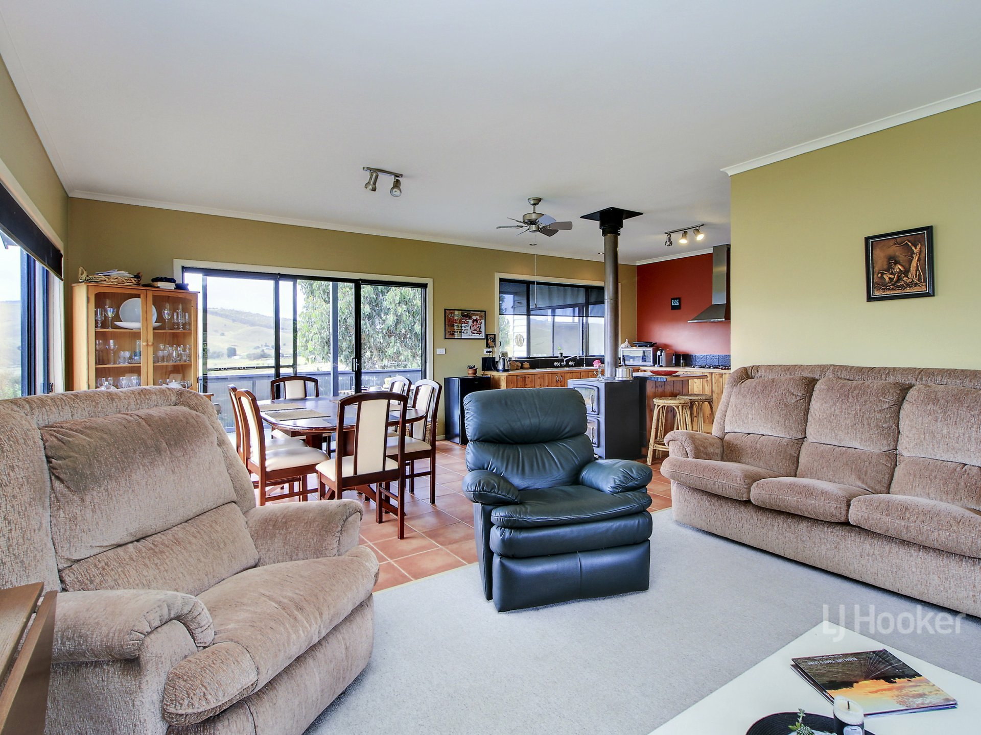 312 Omeo Valley Road — photo 10 of 24
