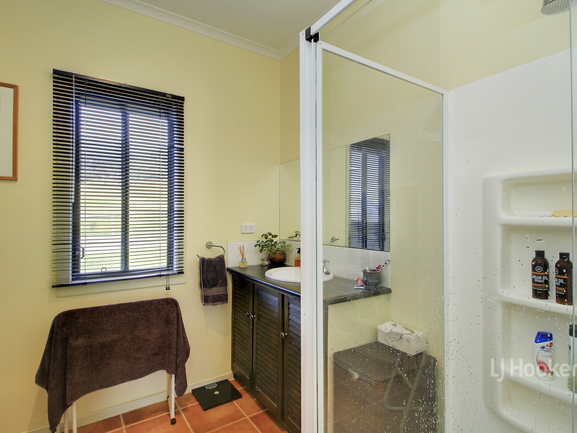 312 Omeo Valley Road — photo 15 of 24