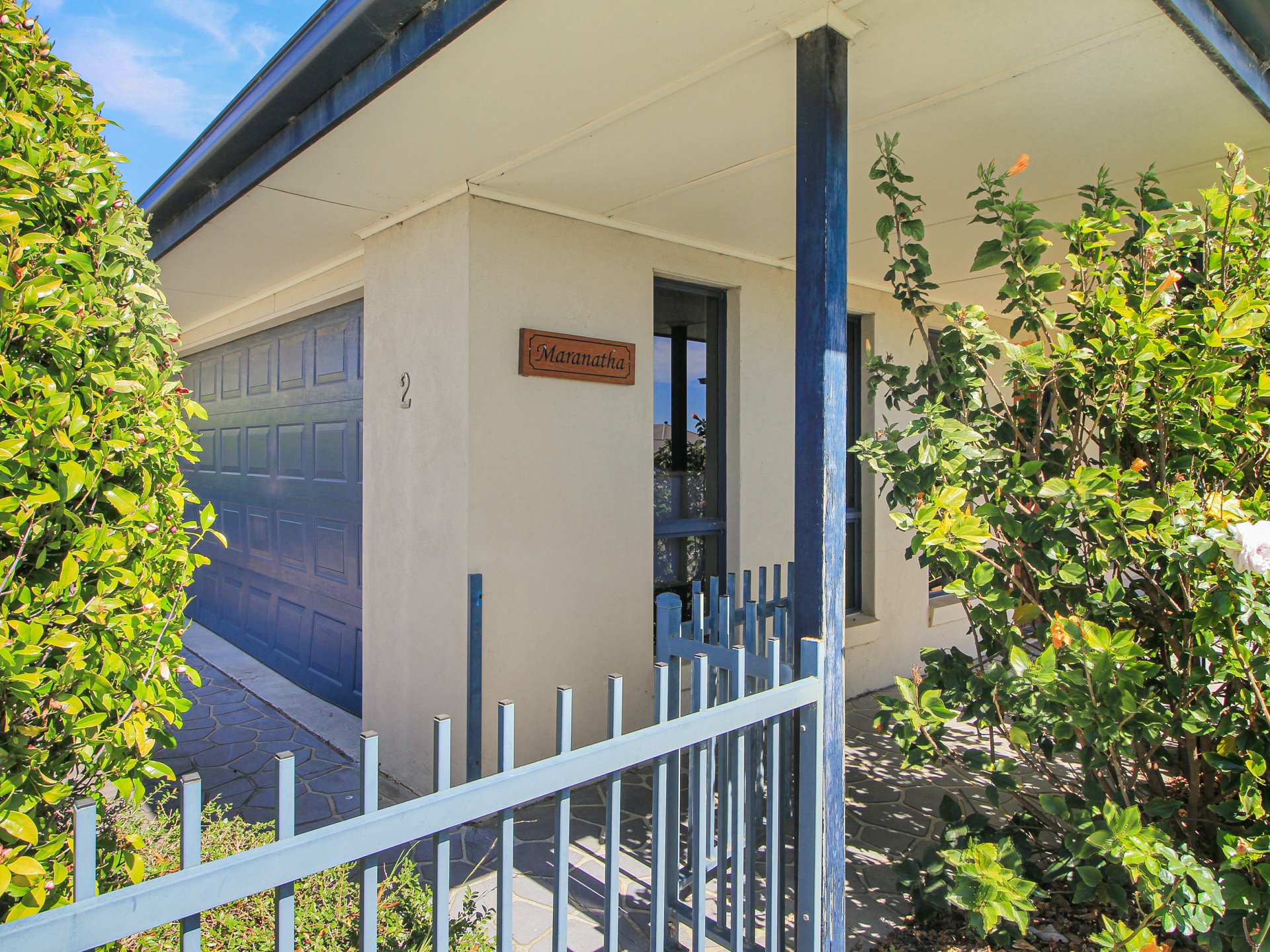 2 Deakin Avenue — photo 2 of 26