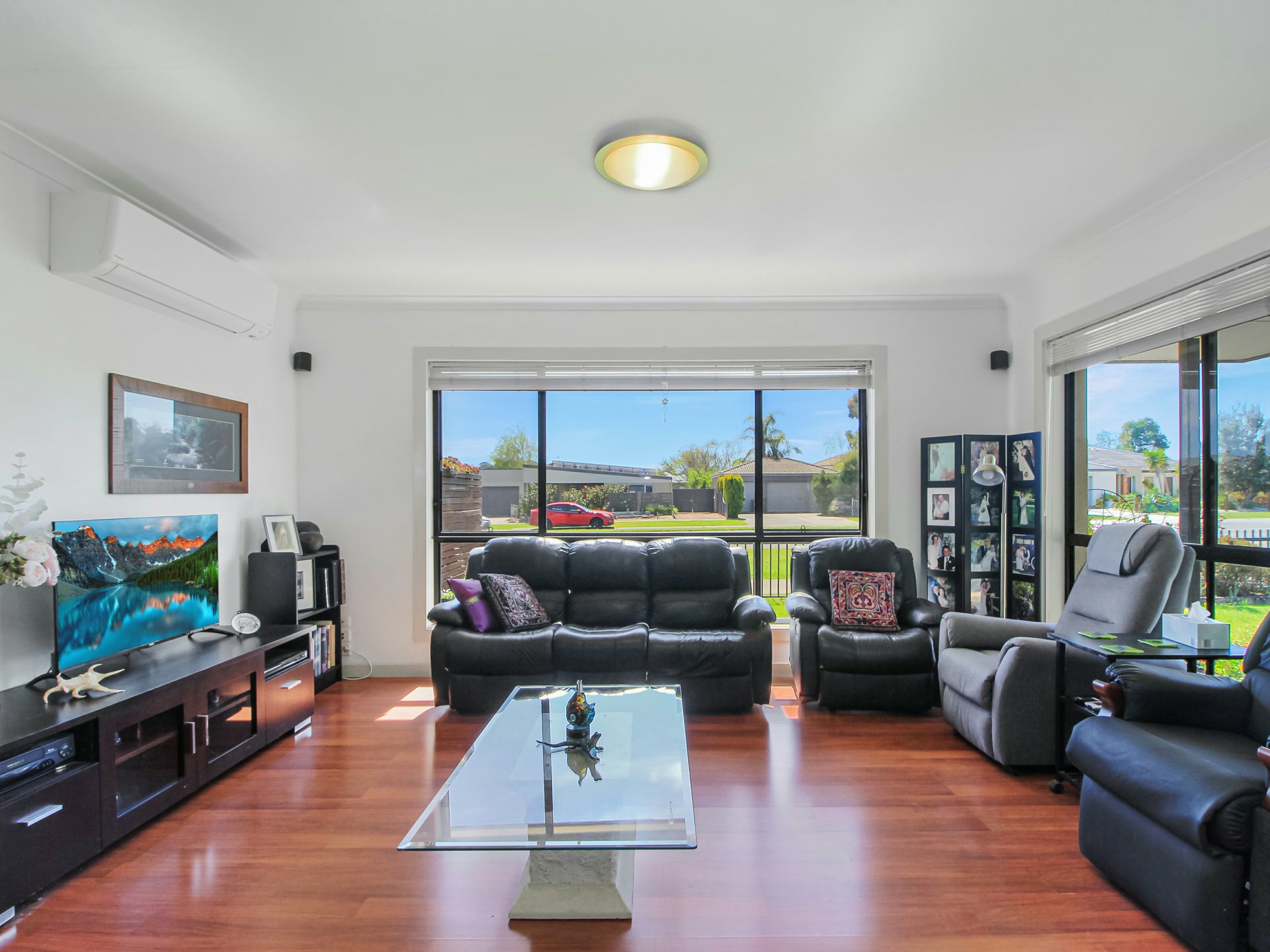 2 Deakin Avenue — photo 4 of 26