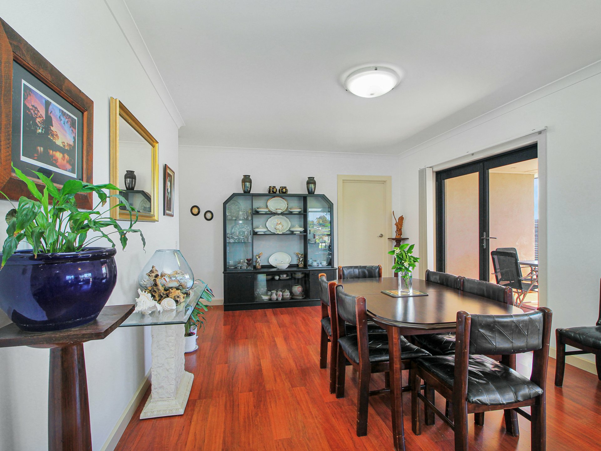 2 Deakin Avenue — photo 6 of 26