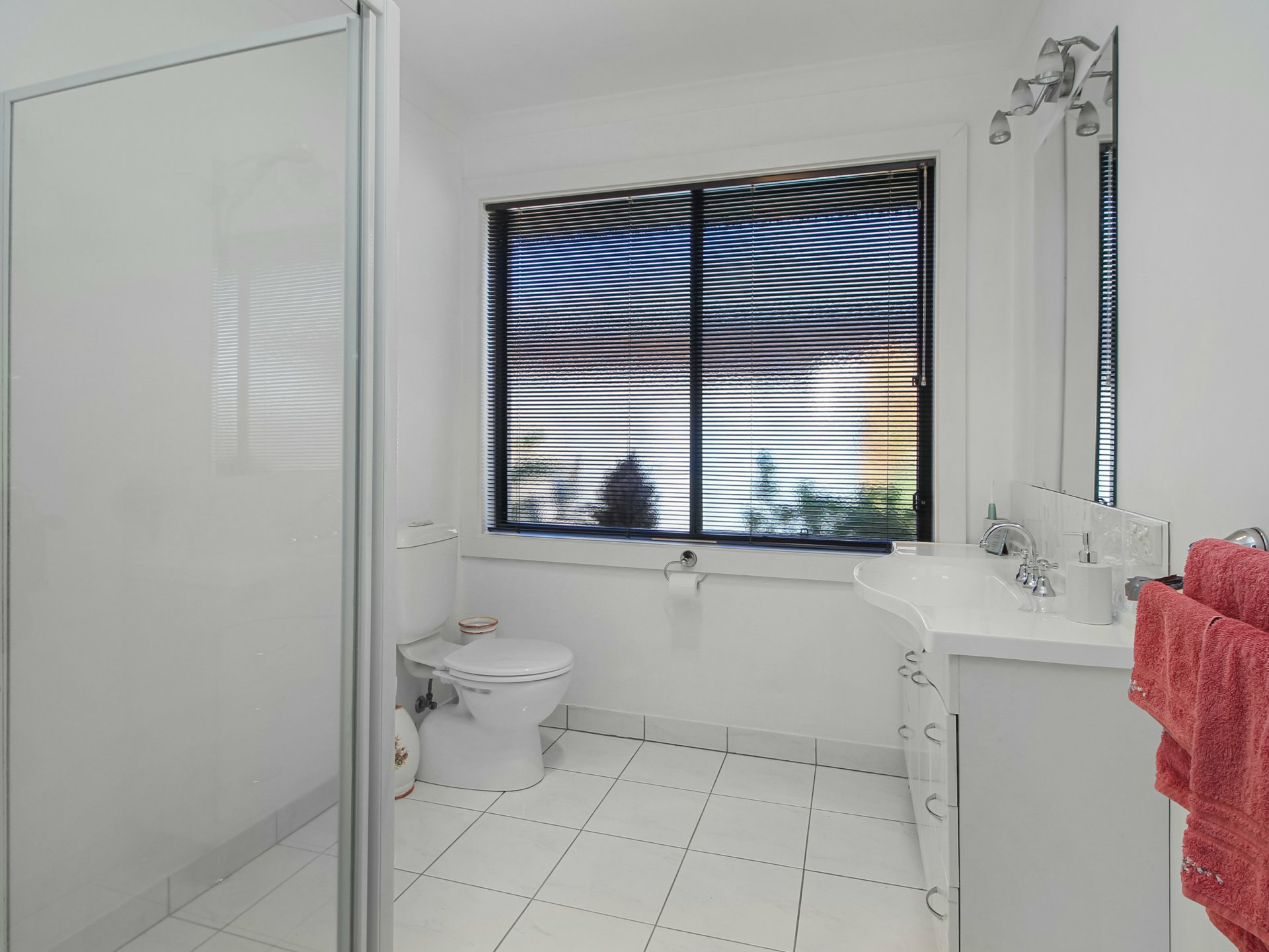 2 Deakin Avenue — photo 10 of 26
