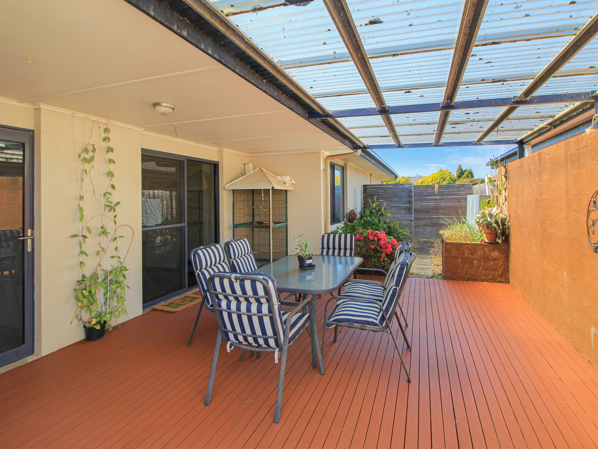2 Deakin Avenue — photo 17 of 26