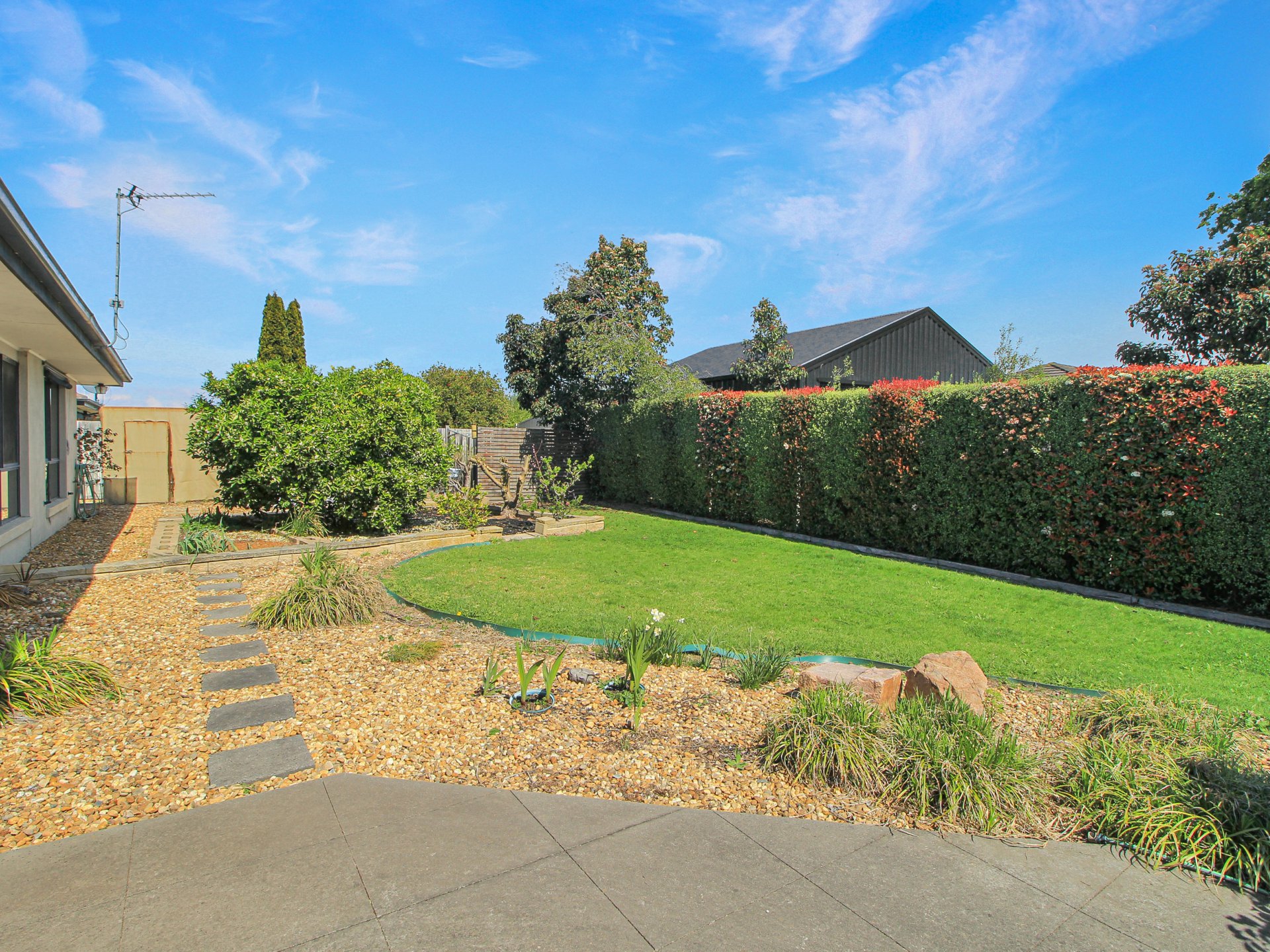 2 Deakin Avenue — photo 21 of 26