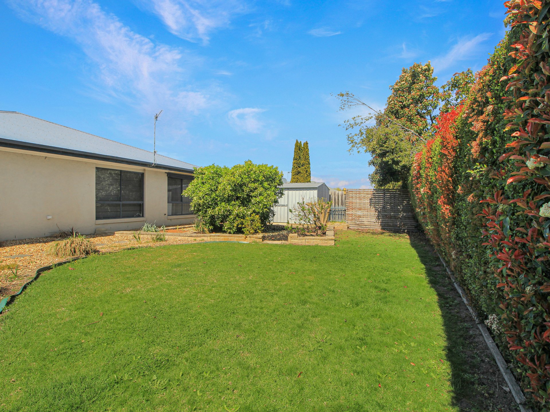 2 Deakin Avenue — photo 22 of 26