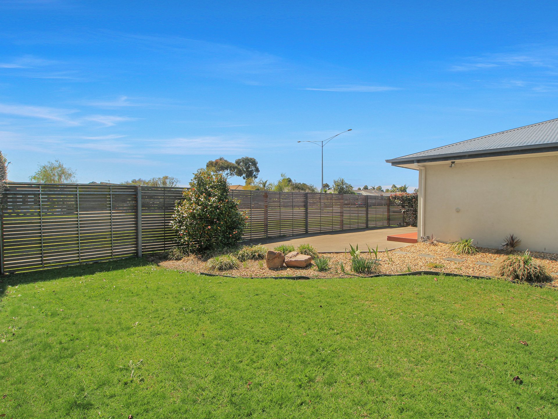 2 Deakin Avenue — photo 25 of 26