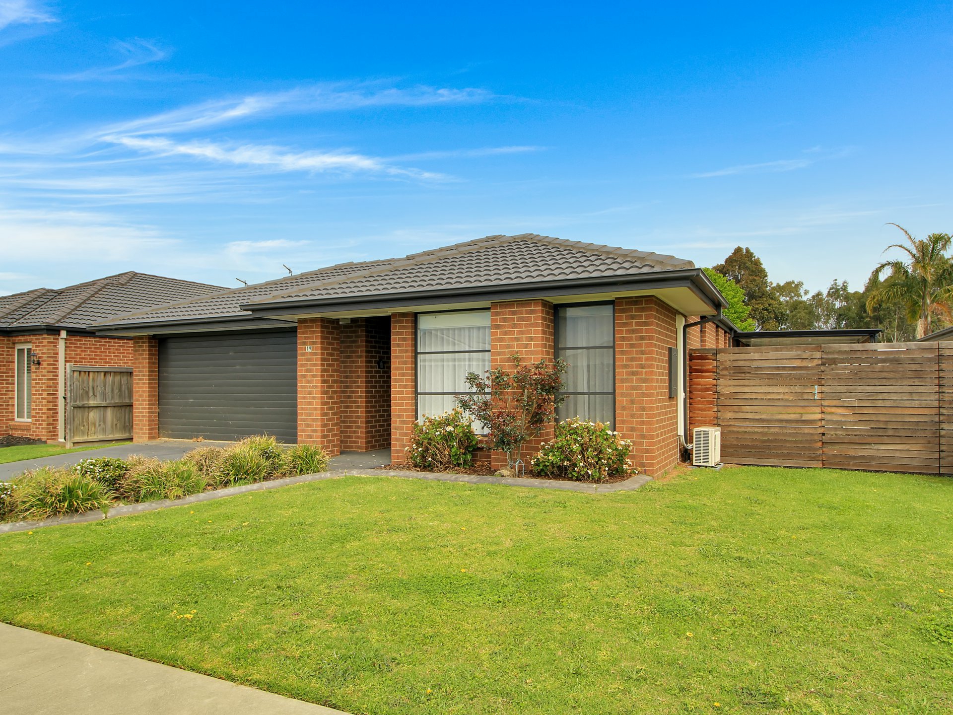 19 Whipbird Street — photo 16 of 17