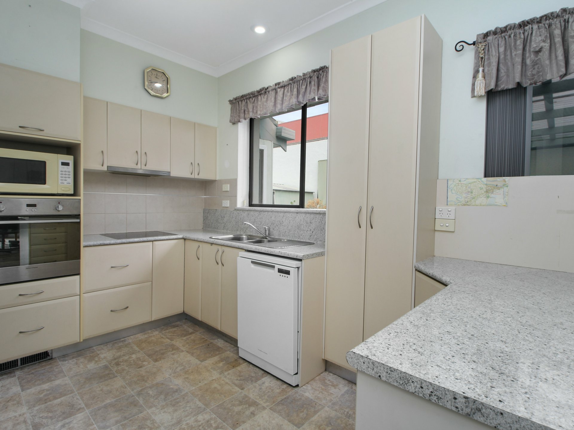 21 Riverine Street — photo 4 of 16