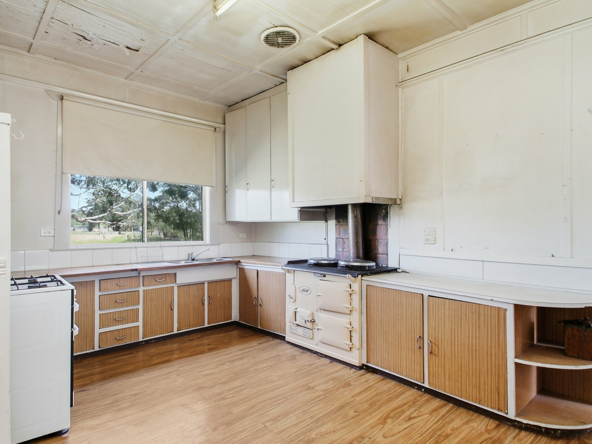 325 Monaro Highway — photo 3 of 11