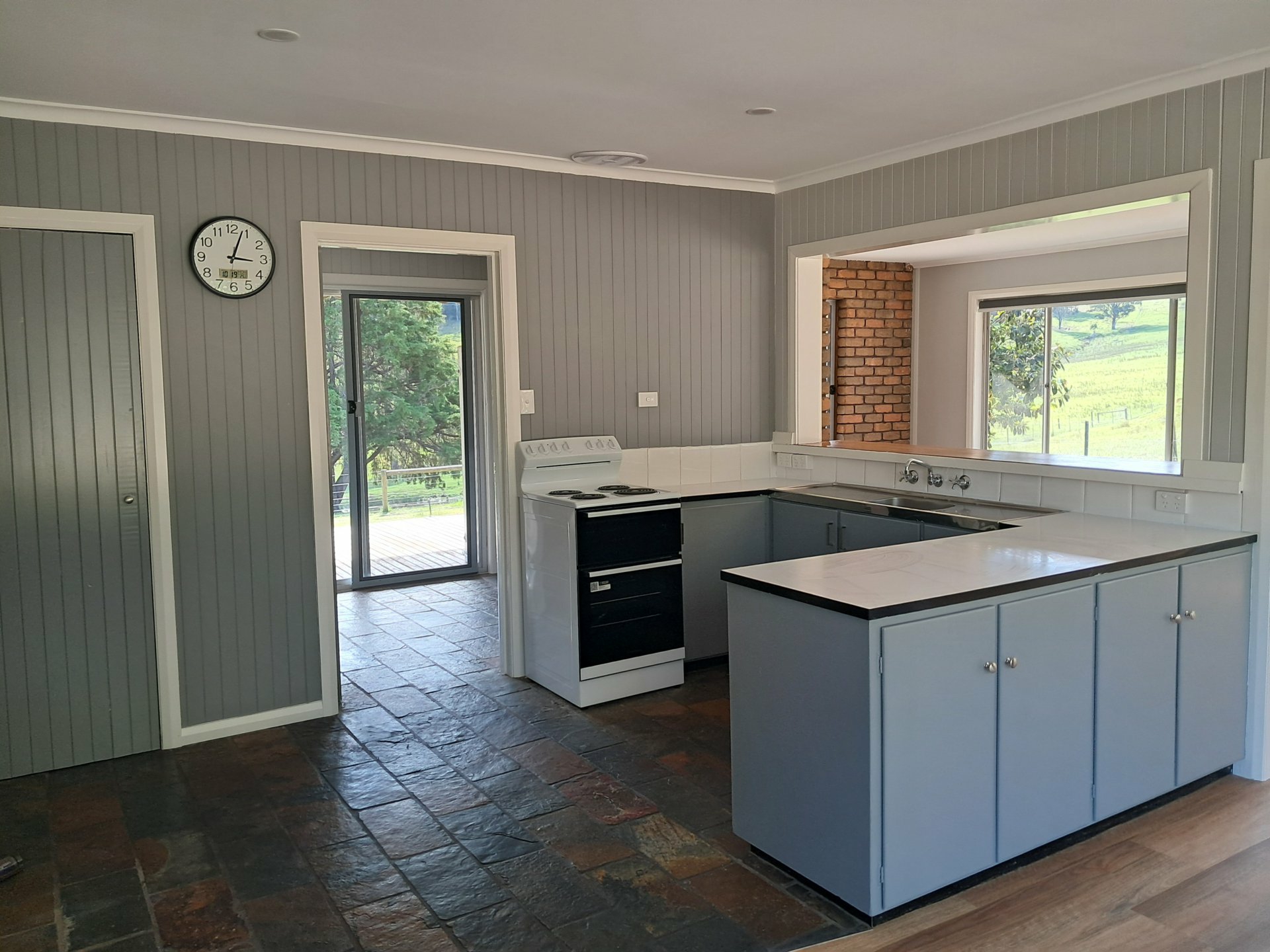 615 Mount Lookout Road — photo 6 of 12