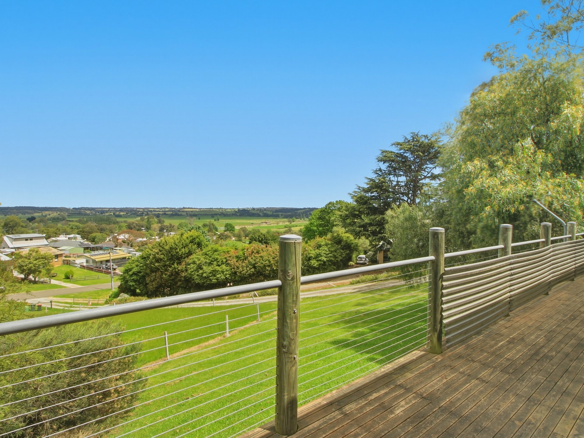 13 King Street — photo from LJ Hooker Bairnsdale