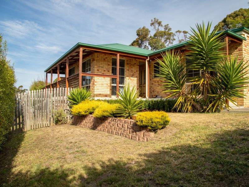 7 Sandra Drive, BLACKMANS BAY