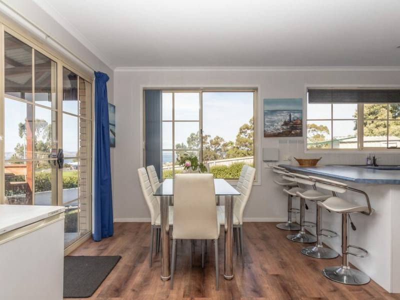 7 Sandra Drive, BLACKMANS BAY