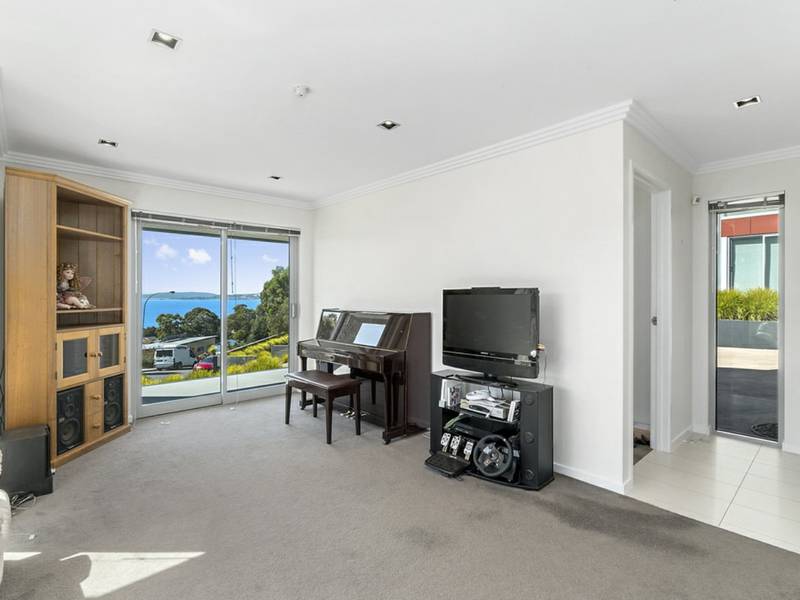 2/16-18 Sandra Drive, BLACKMANS BAY