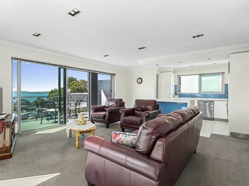 2/16-18 Sandra Drive, BLACKMANS BAY