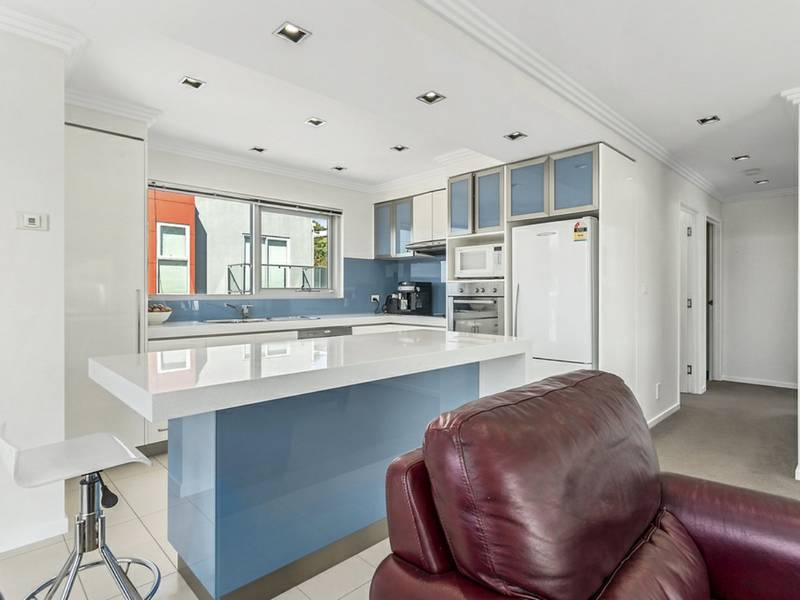 2/16-18 Sandra Drive, BLACKMANS BAY