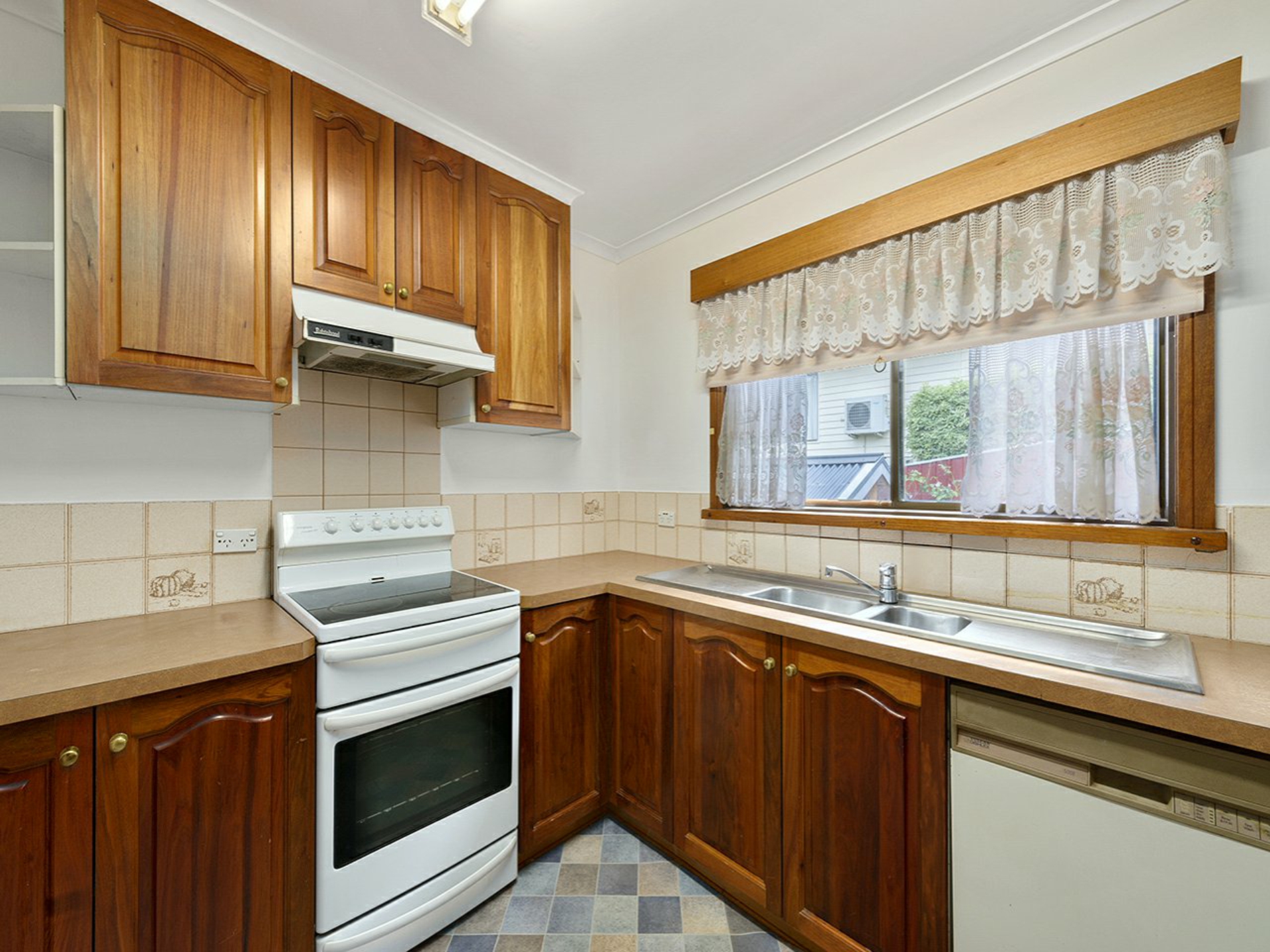 106 Marlyn Road, SOUTH HOBART
