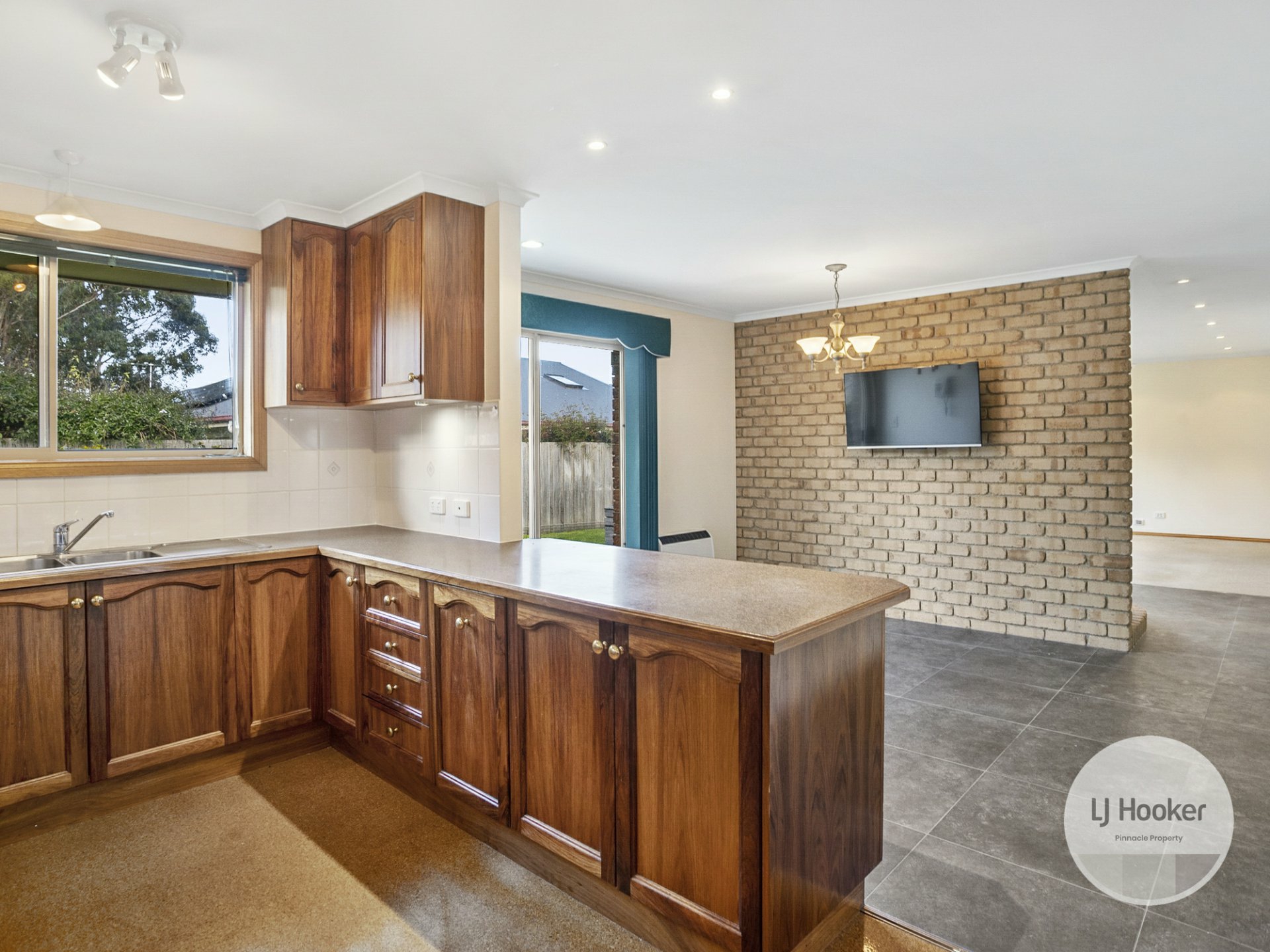 1 Iris Court, KINGSTON