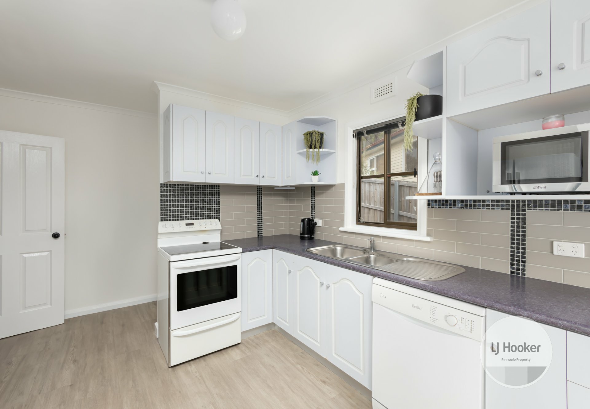 8 Broad Street, LINDISFARNE