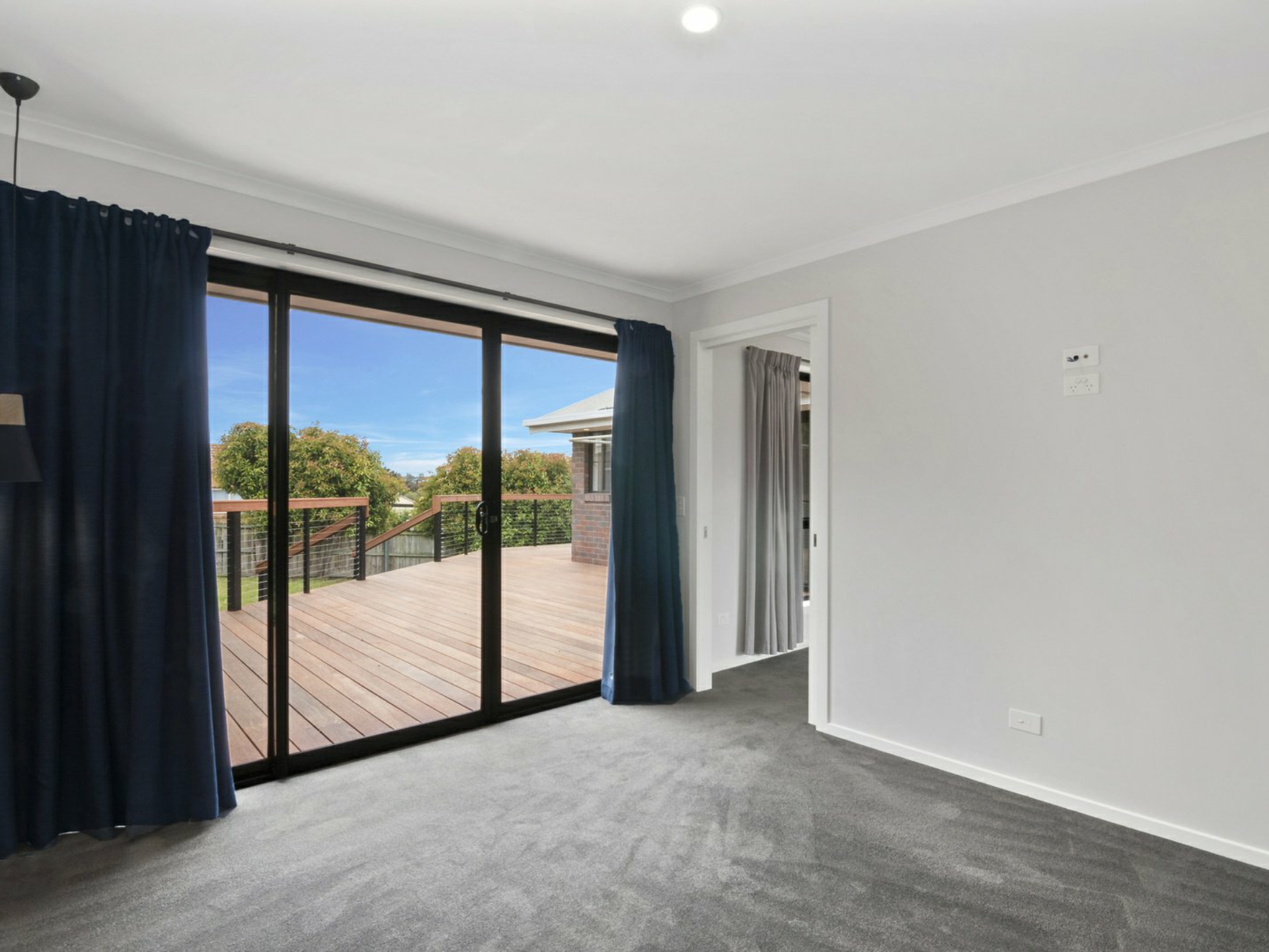5 Charles Eaton Court, HUNTINGFIELD