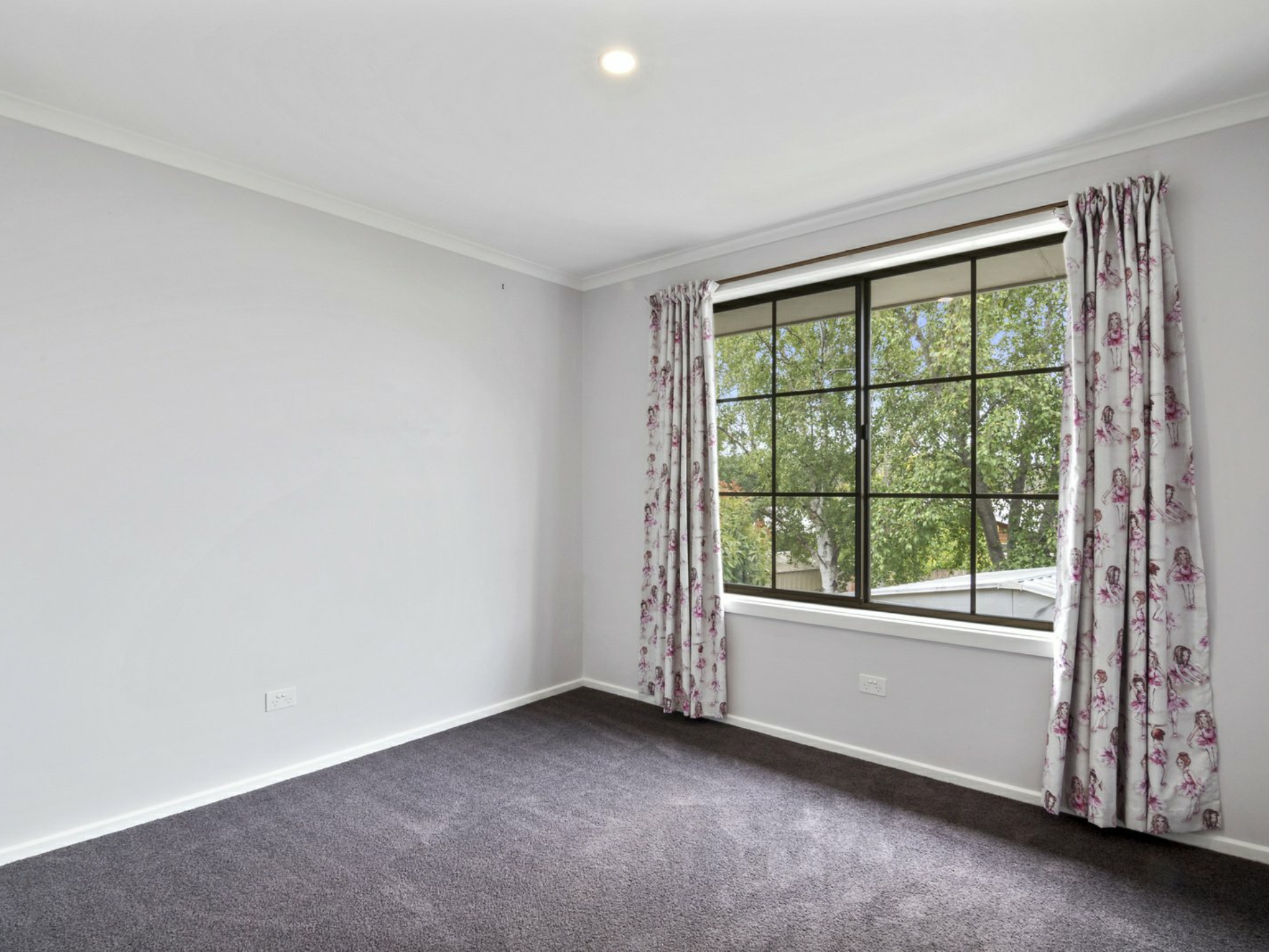5 Charles Eaton Court, HUNTINGFIELD