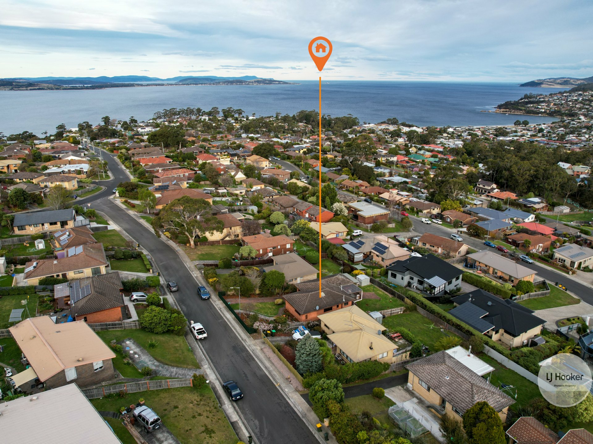12 Stirling Ave, BLACKMANS BAY