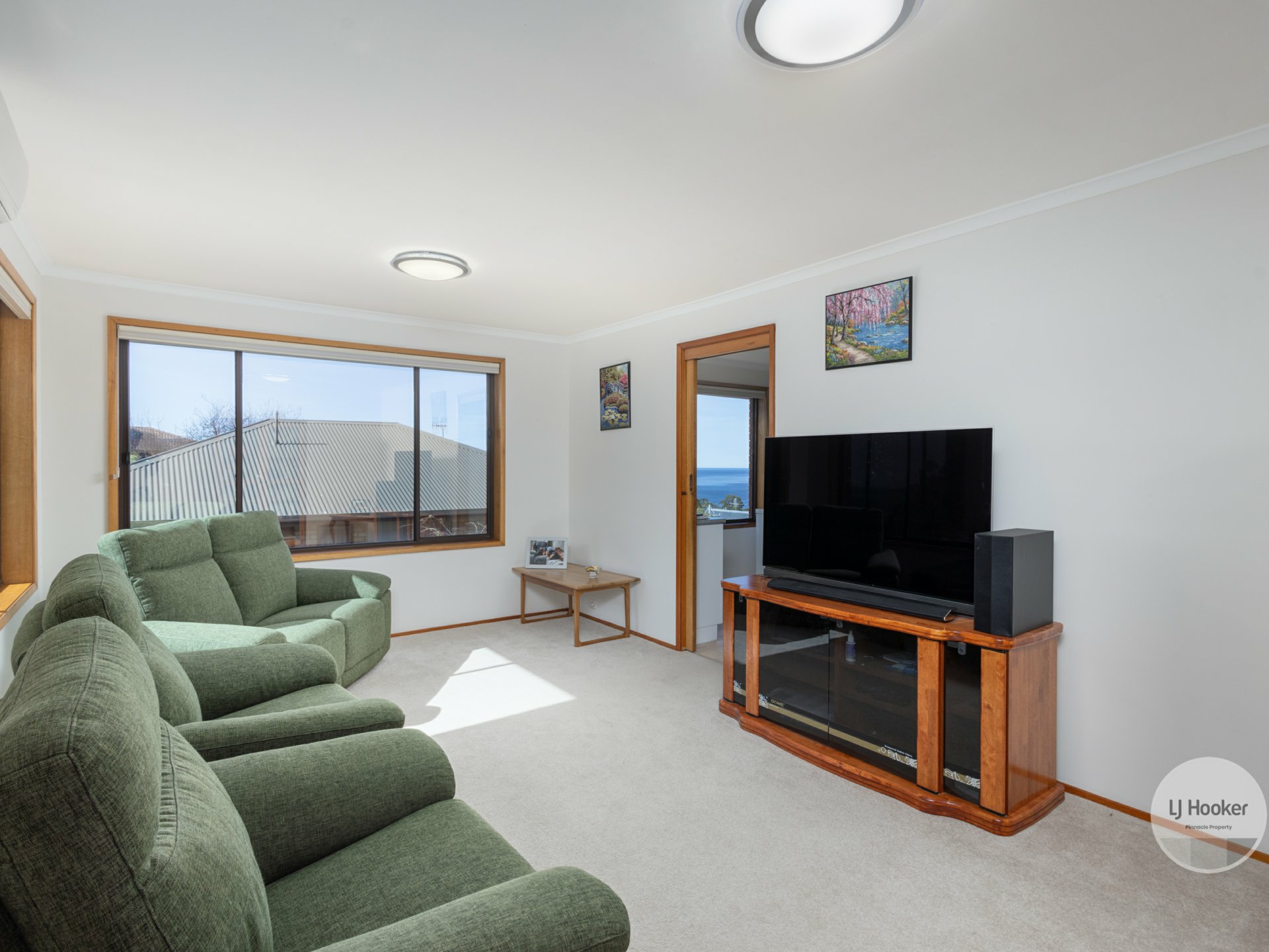 12 Stirling Ave, BLACKMANS BAY