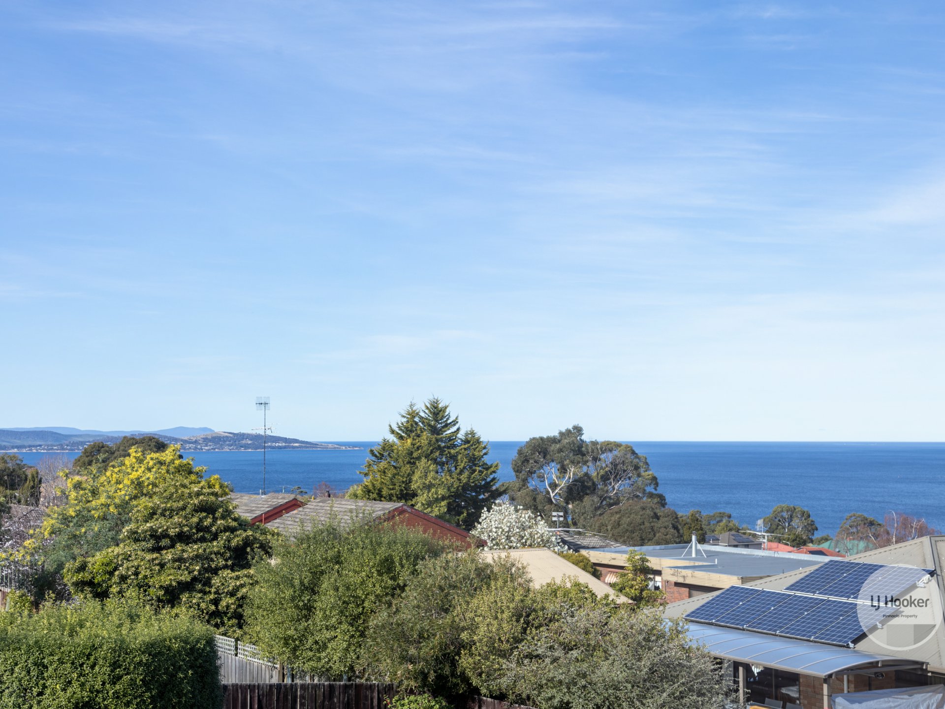 12 Stirling Ave, BLACKMANS BAY