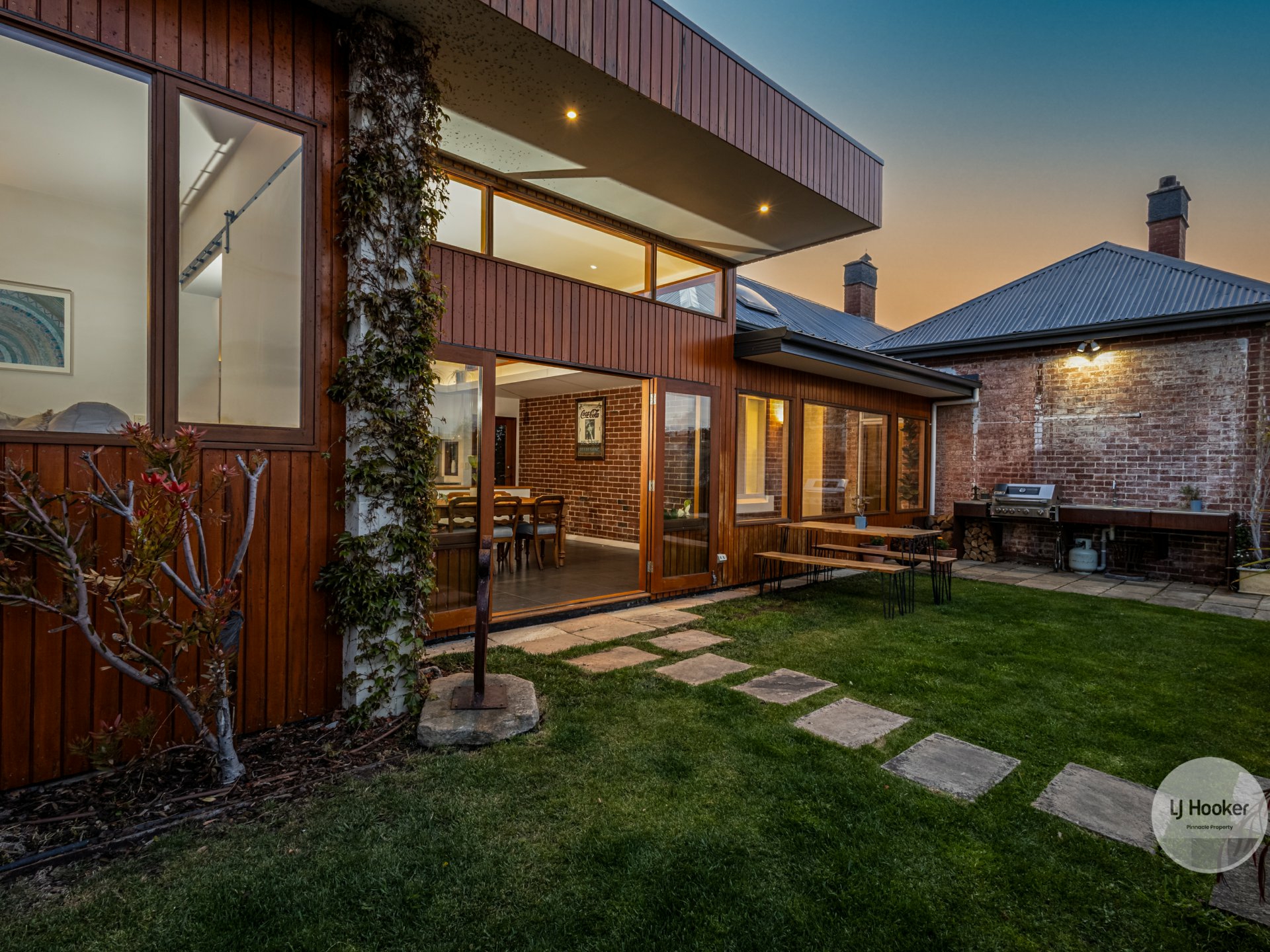 12 Forest Road, WEST HOBART