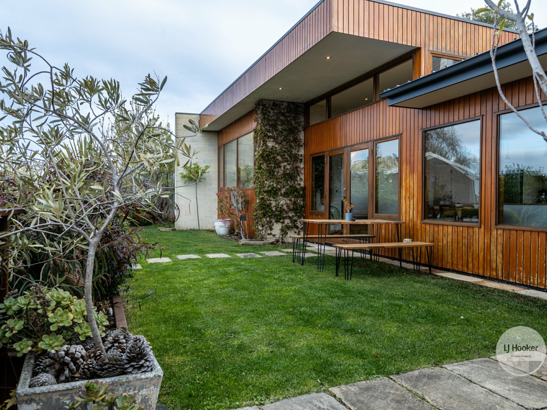 12 Forest Road, WEST HOBART
