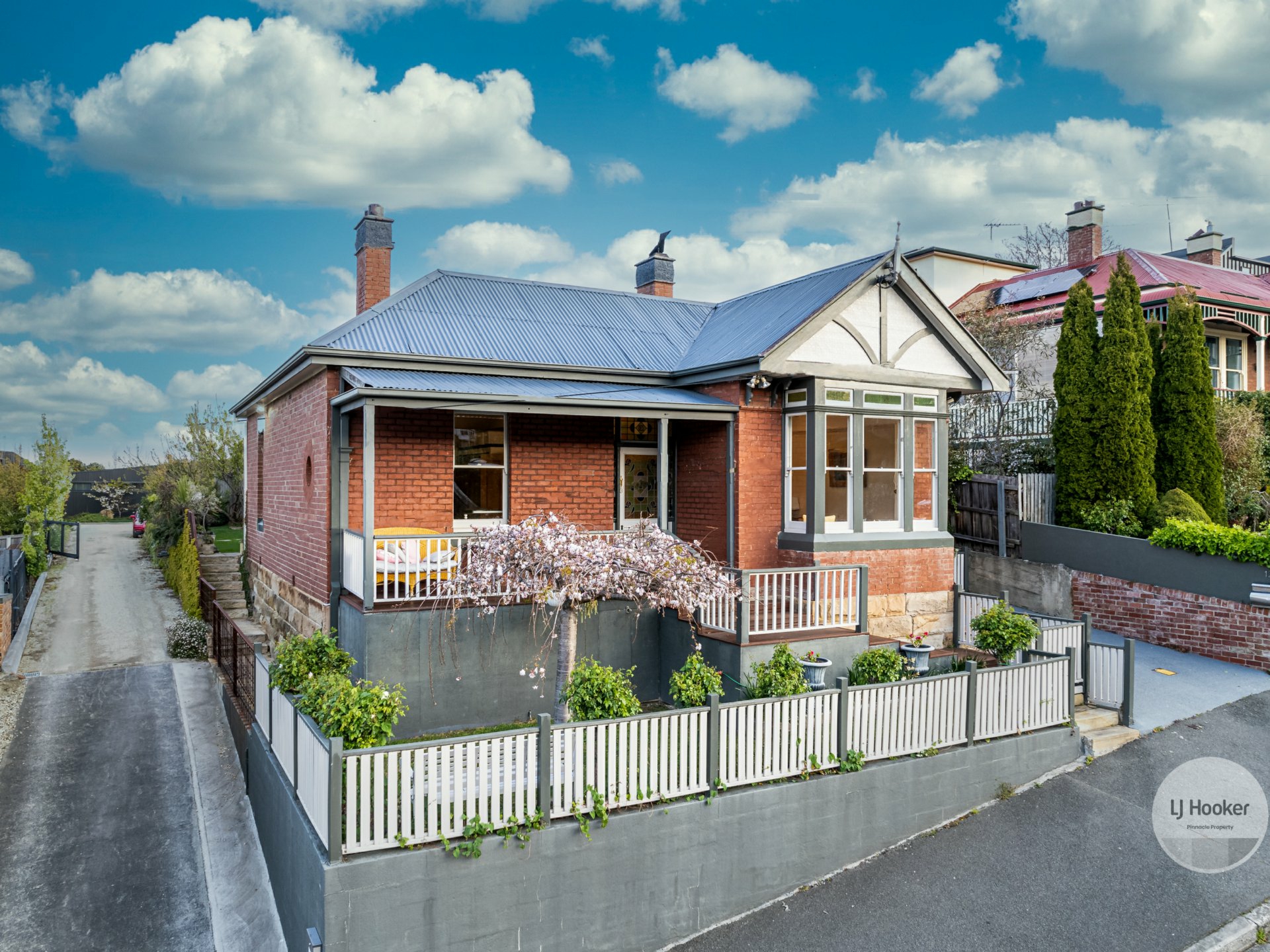 12 Forest Road, WEST HOBART