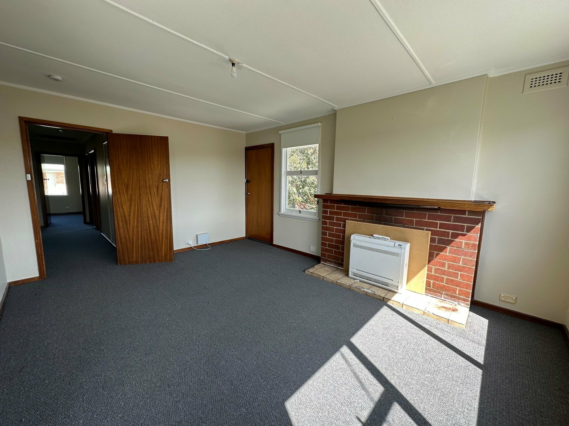 25 Spring Street, CLAREMONT