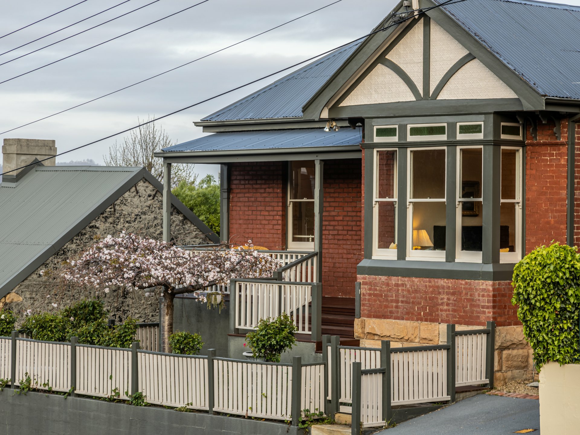 12 Forest Road, WEST HOBART