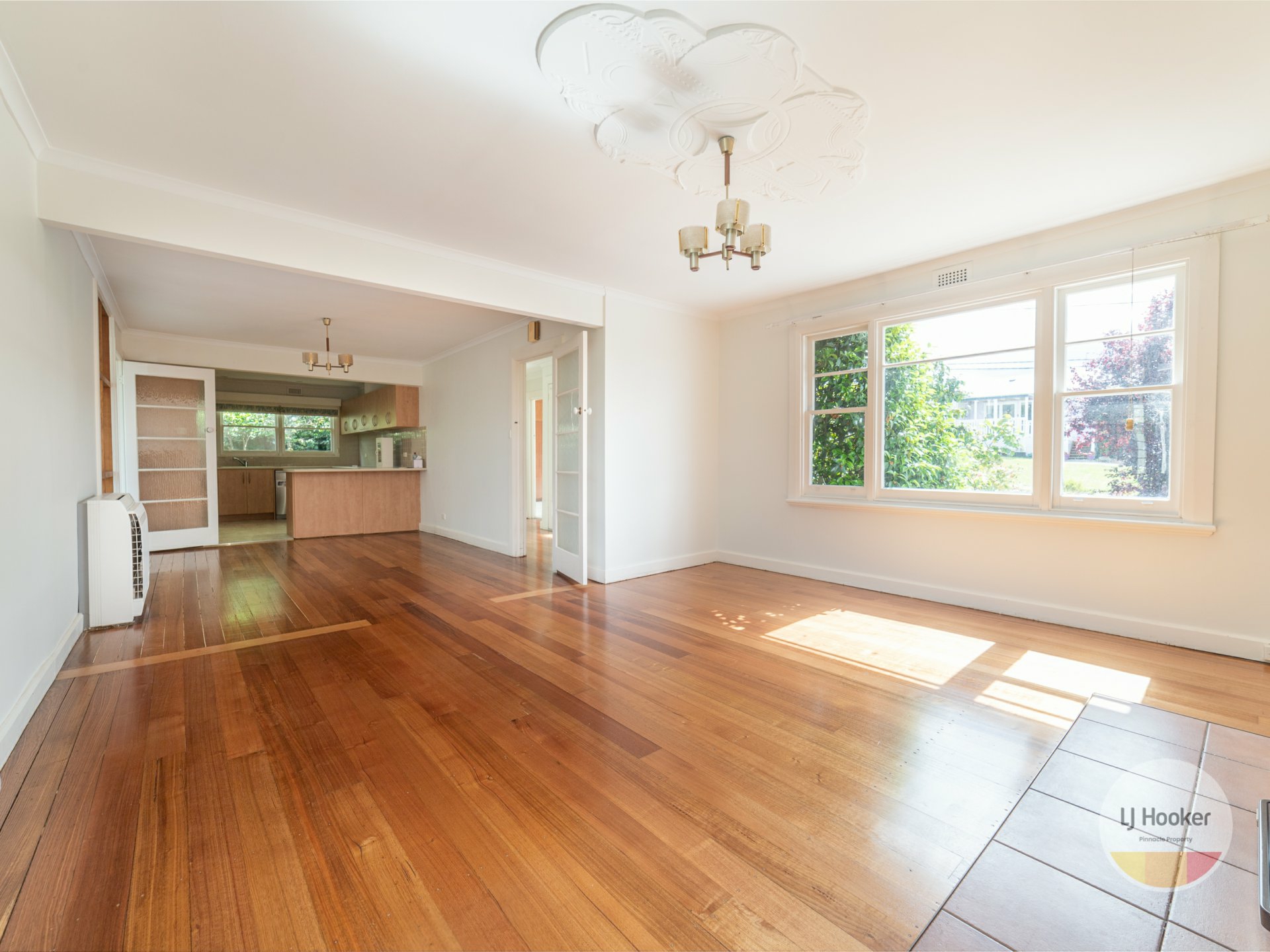 10 Amaroo Road, AUSTINS FERRY