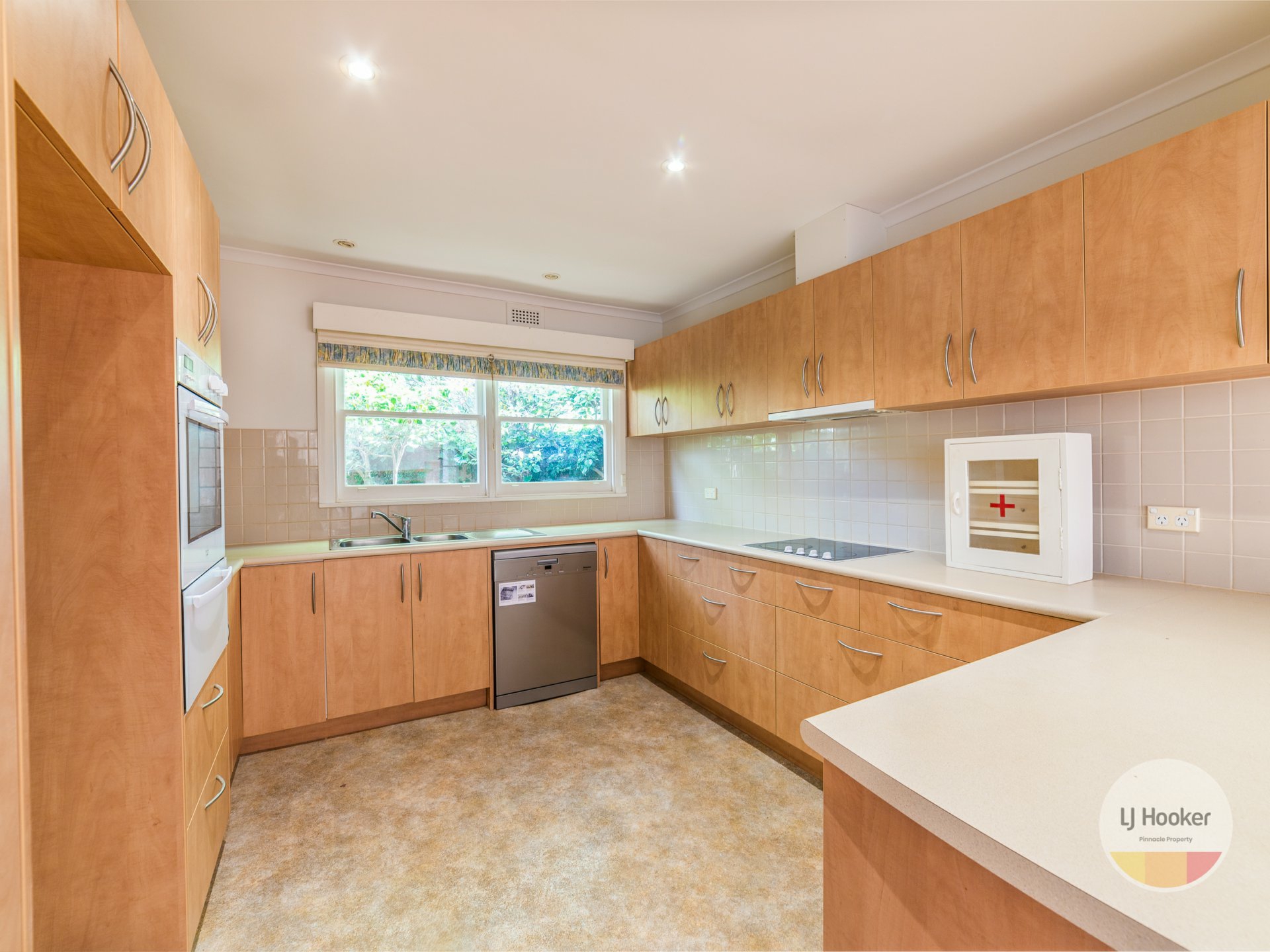 10 Amaroo Road, AUSTINS FERRY