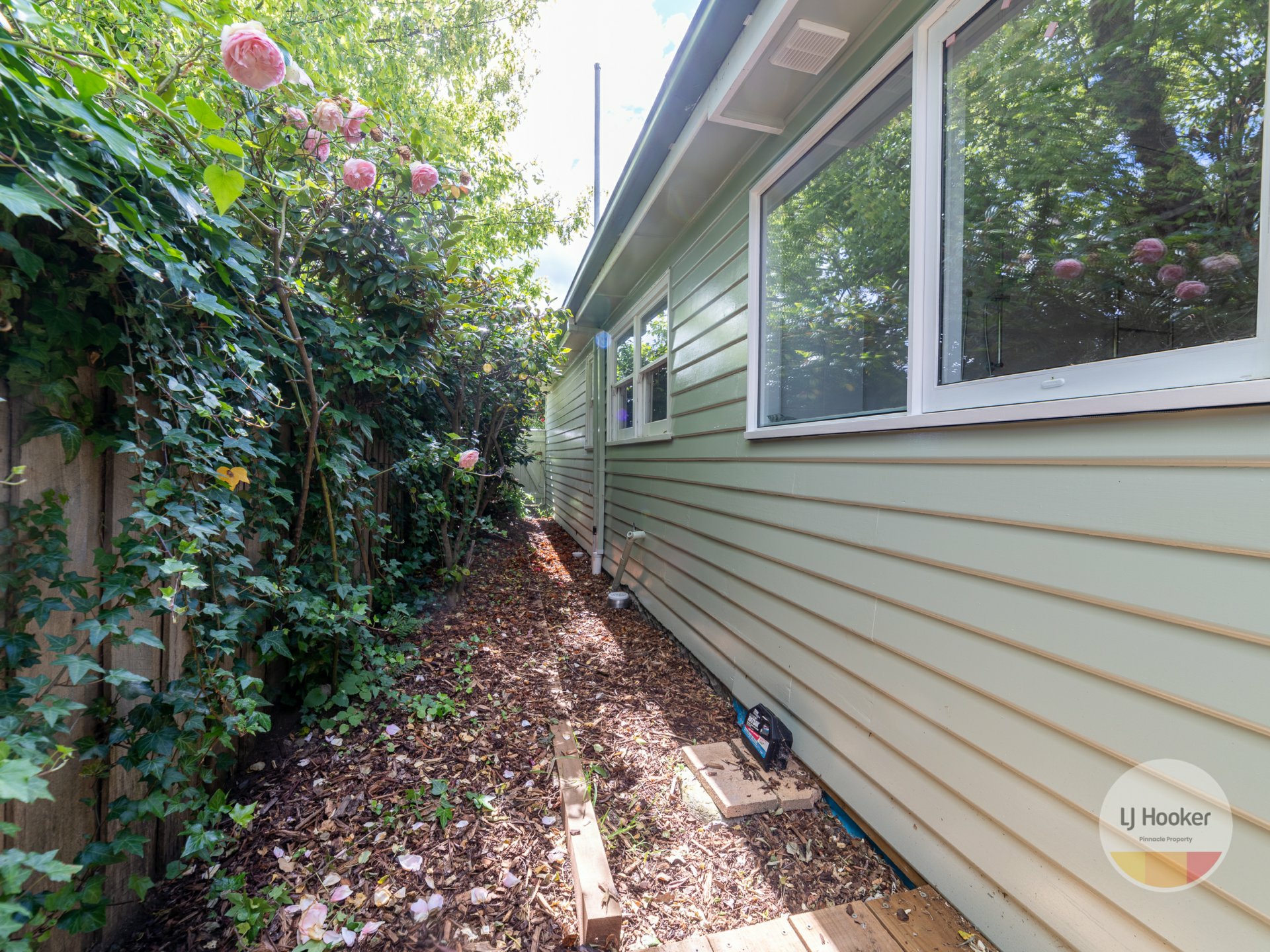 10 Amaroo Road, AUSTINS FERRY
