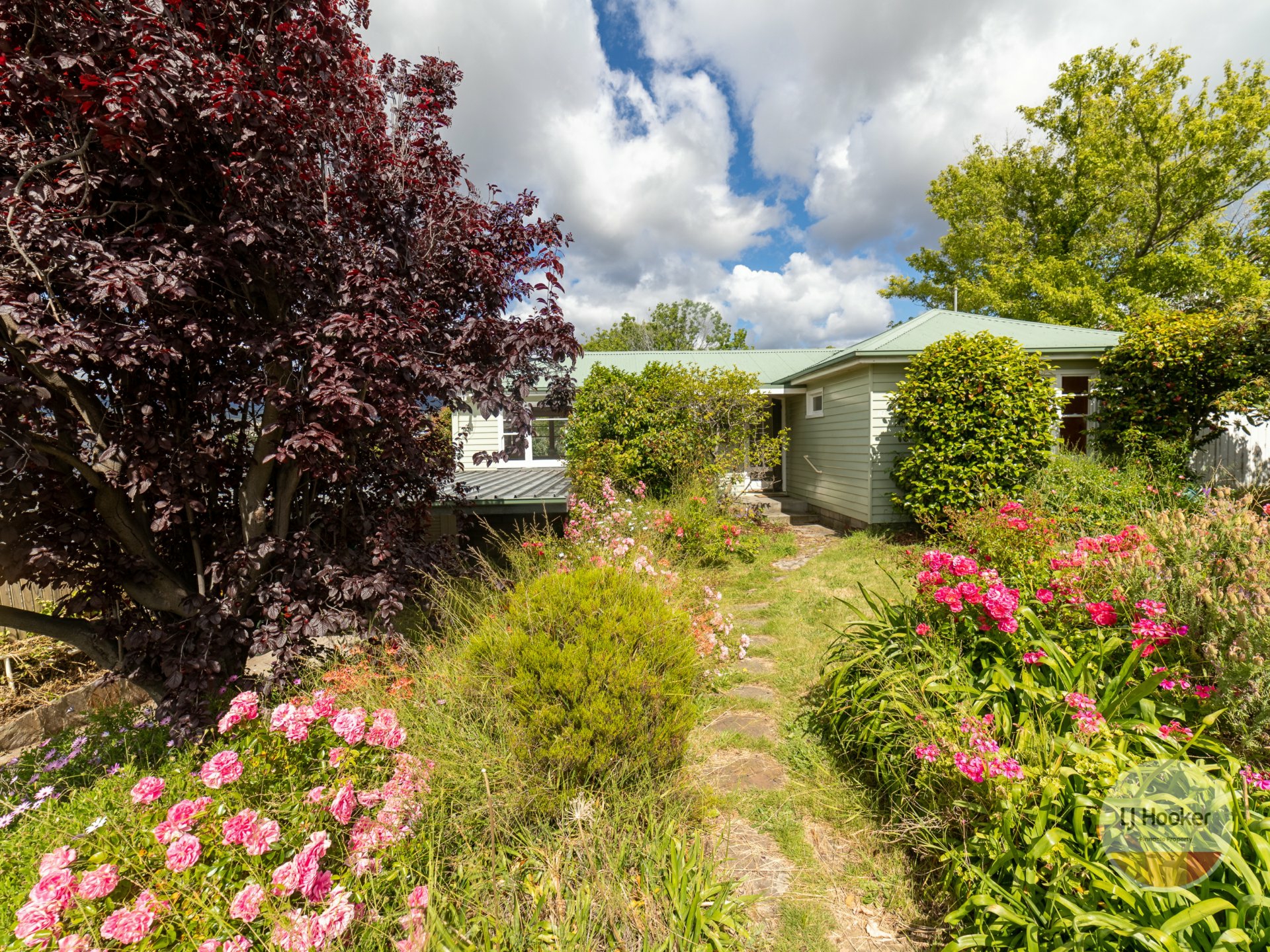 10 Amaroo Road, AUSTINS FERRY