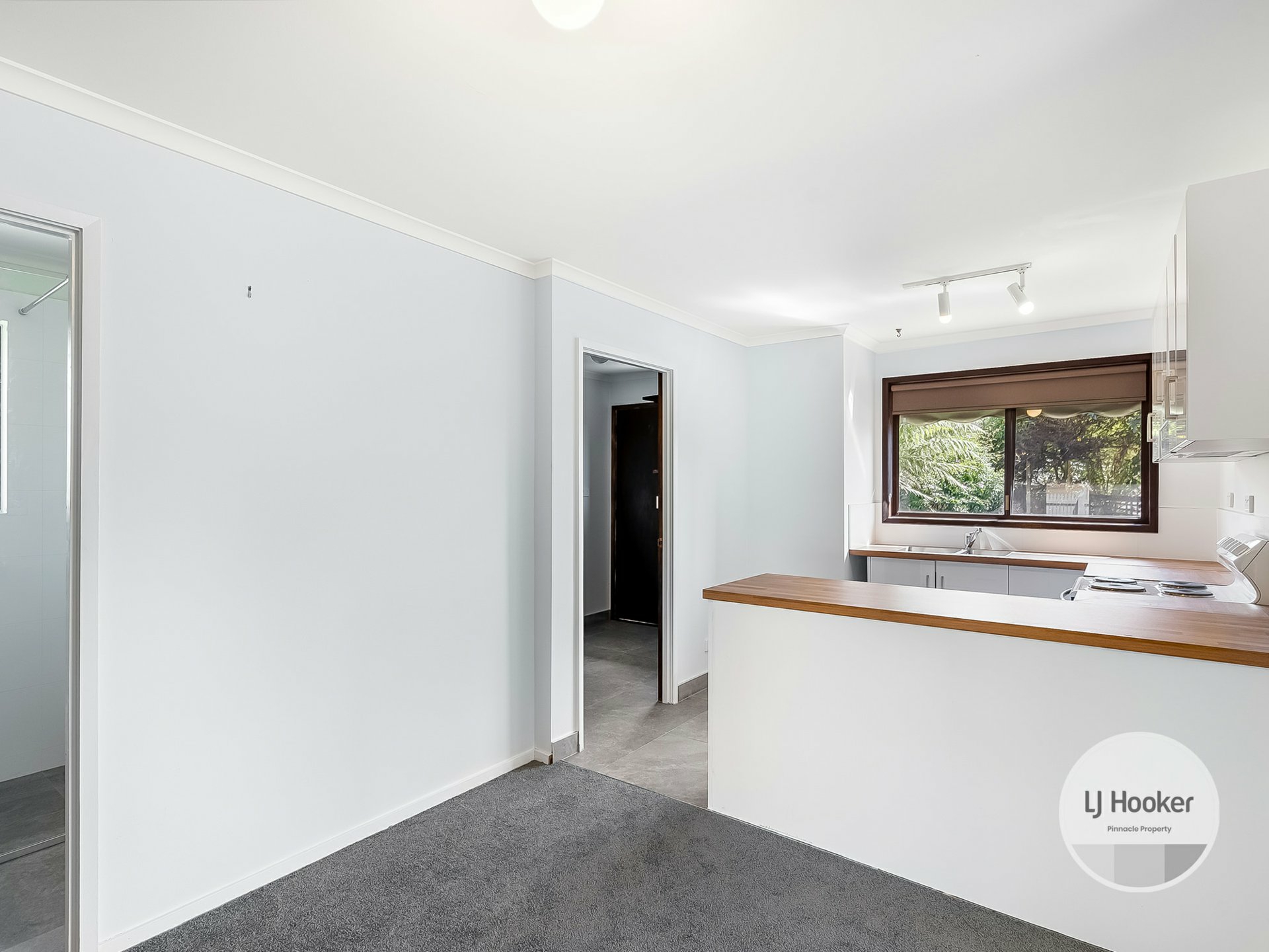 1B Suncoast Drive, BLACKMANS BAY